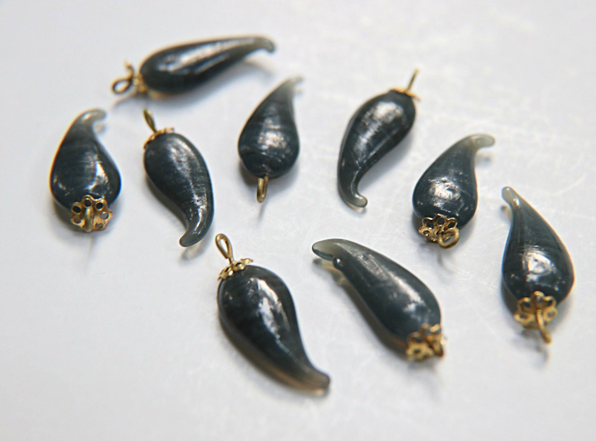 Vintage styled Chili Handmade Dangle in glass 25 mm long in Opaque Dark Gray (6 pieces)