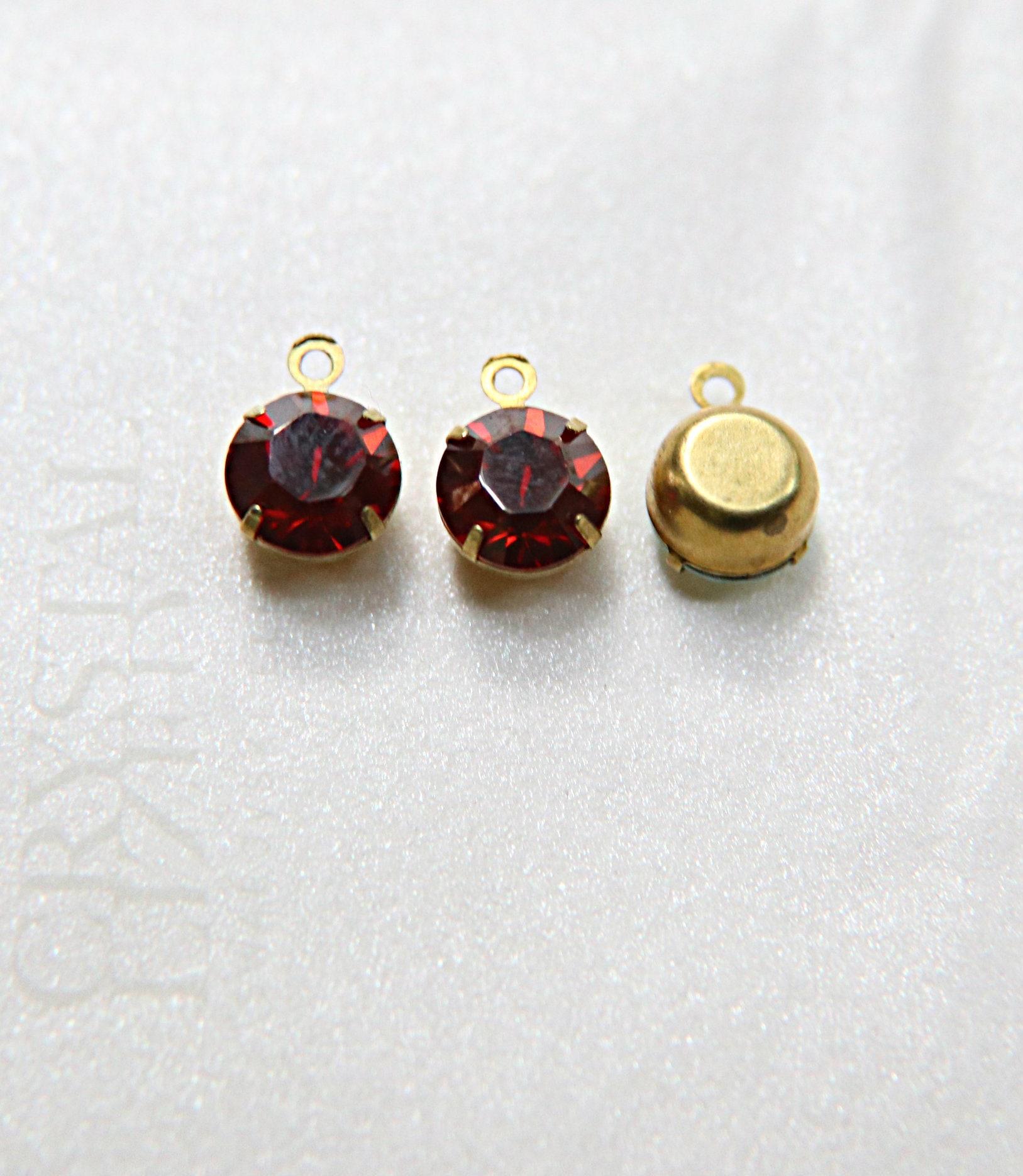 Swarovski 7mm Round setting drop one loop in Crystal Red Magma 34ss 6/12/24/100/300 Pieces jewelry supplies in Brass/Vintage Black
