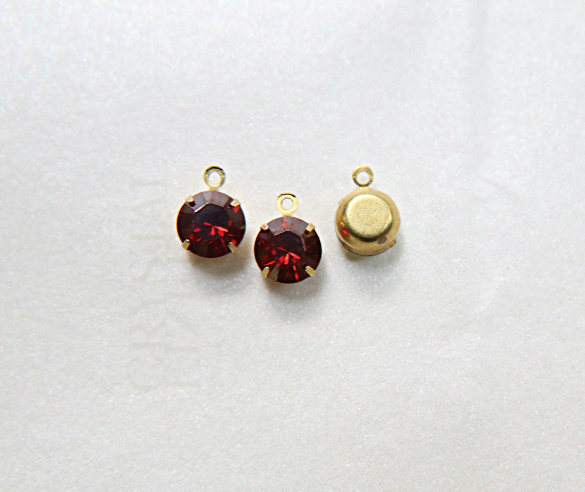 Swarovski 7mm Round setting drop one loop in Crystal Red Magma 34ss 6/12/24/100/300 Pieces jewelry supplies in Brass/Vintage Black