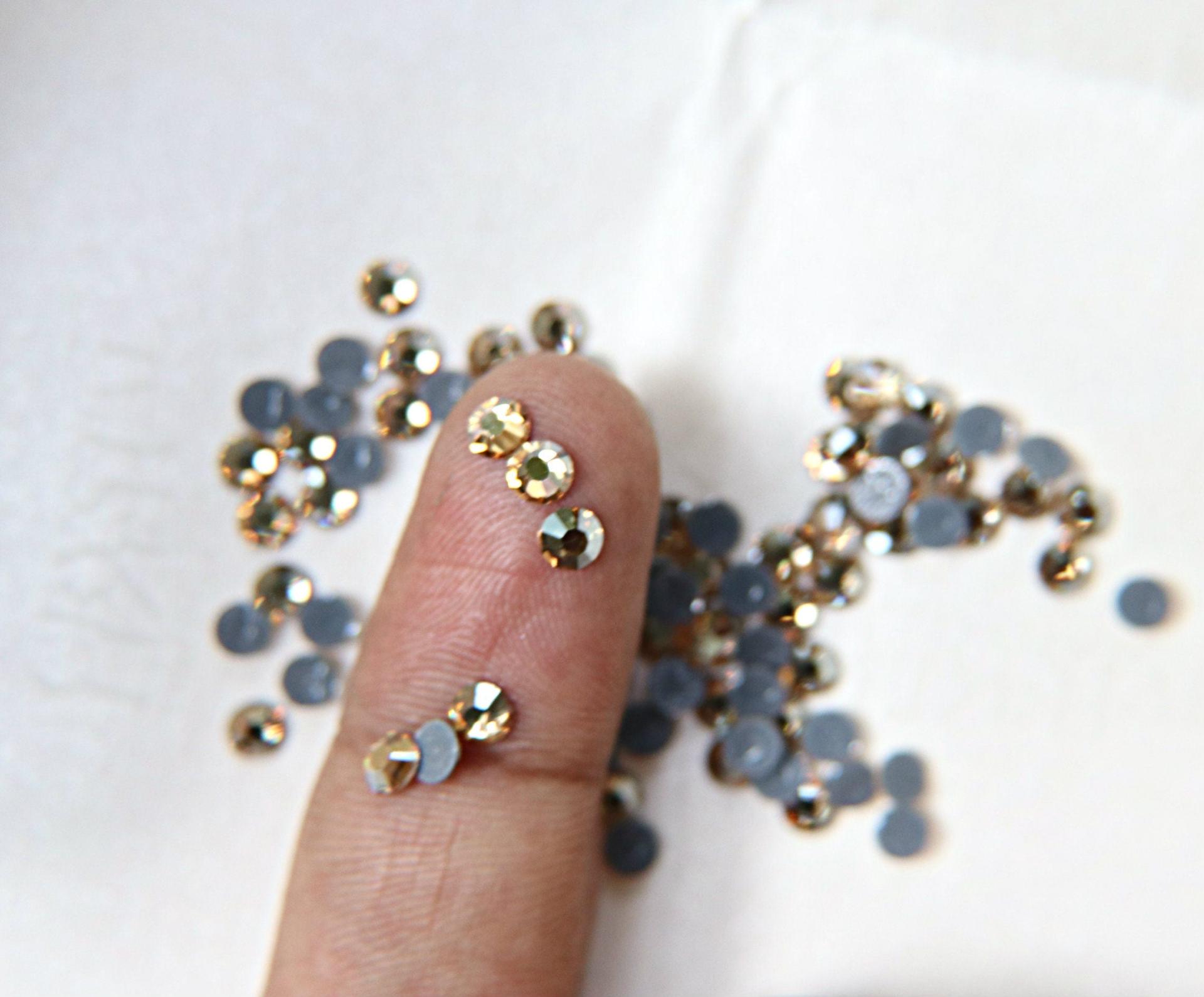 16SS Swarovski Flatbacks Hotfix in Crystal Golden Shadow Chaton Roses (4mm) Made in Austria 36/72/288/720 Pieces
