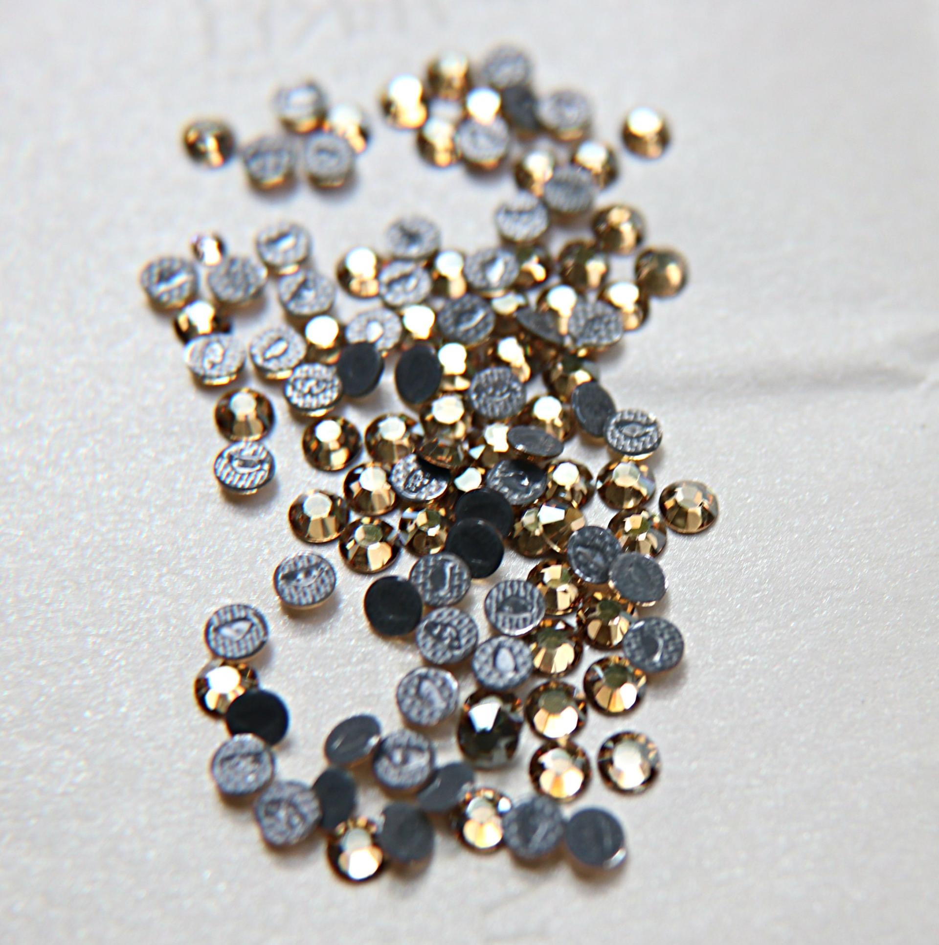 16SS Swarovski Flatbacks Hotfix in Crystal Golden Shadow Chaton Roses (4mm) Made in Austria 36/72/288/720 Pieces
