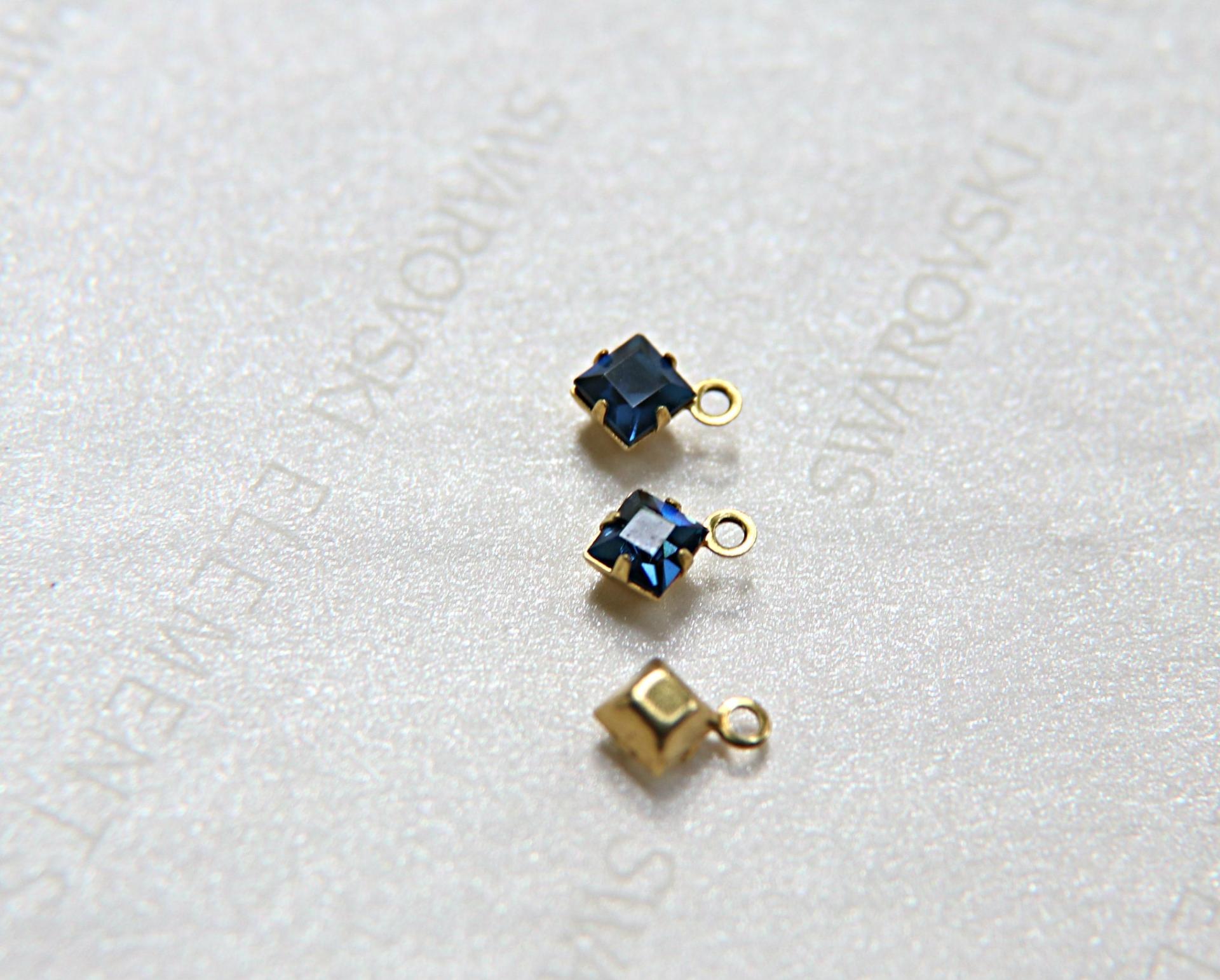 Swarovski 4mm fancy stone square setting drop one loop in Montana (207) 6/12/36/144/720 Pieces jewelry supplies in Brass/Vintage Black