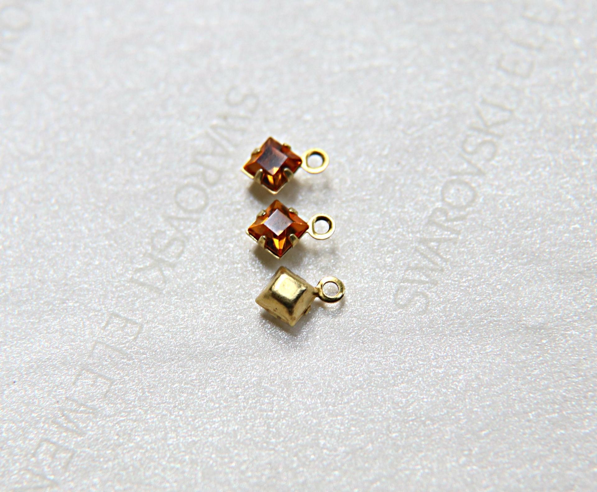 Swarovski 4mm fancy stone square setting drop one loop in Topaz (203) 6/12/36/144/720 Pieces jewelry supplies in Brass/Vintage Black