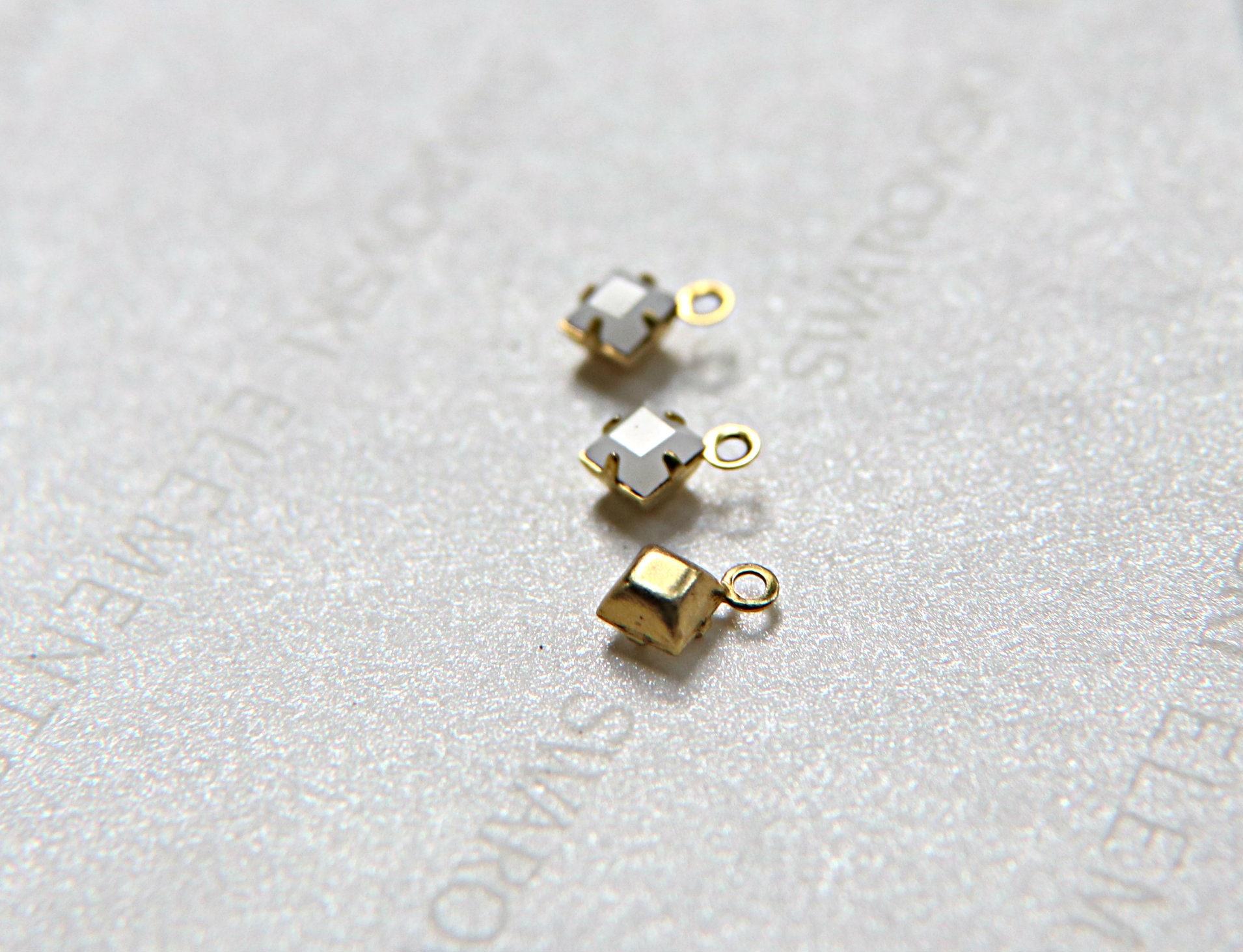 Swarovski 4mm fancy stone square setting drop one loop White Alabaster (281) 6/12/36/144/720 Pieces jewelry supplies in Brass/Vintage Black