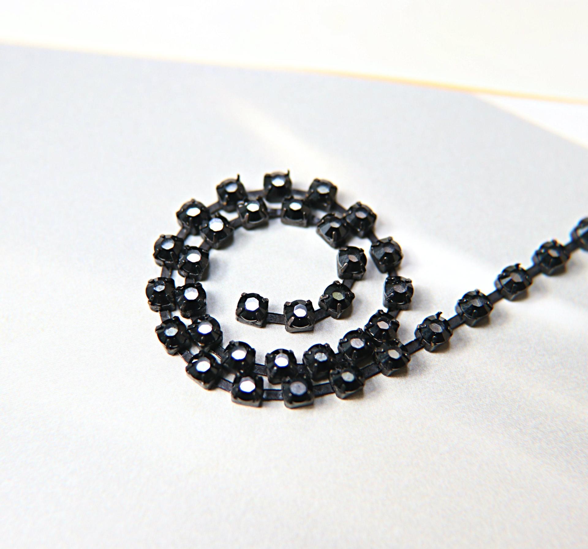 16ss Swarovski 2088 Chain in Flat Back Rare Cosmojet (4mm) 0.5/1/2/5 Meters Vintage Black Settings, decorations, craft supplies, designer