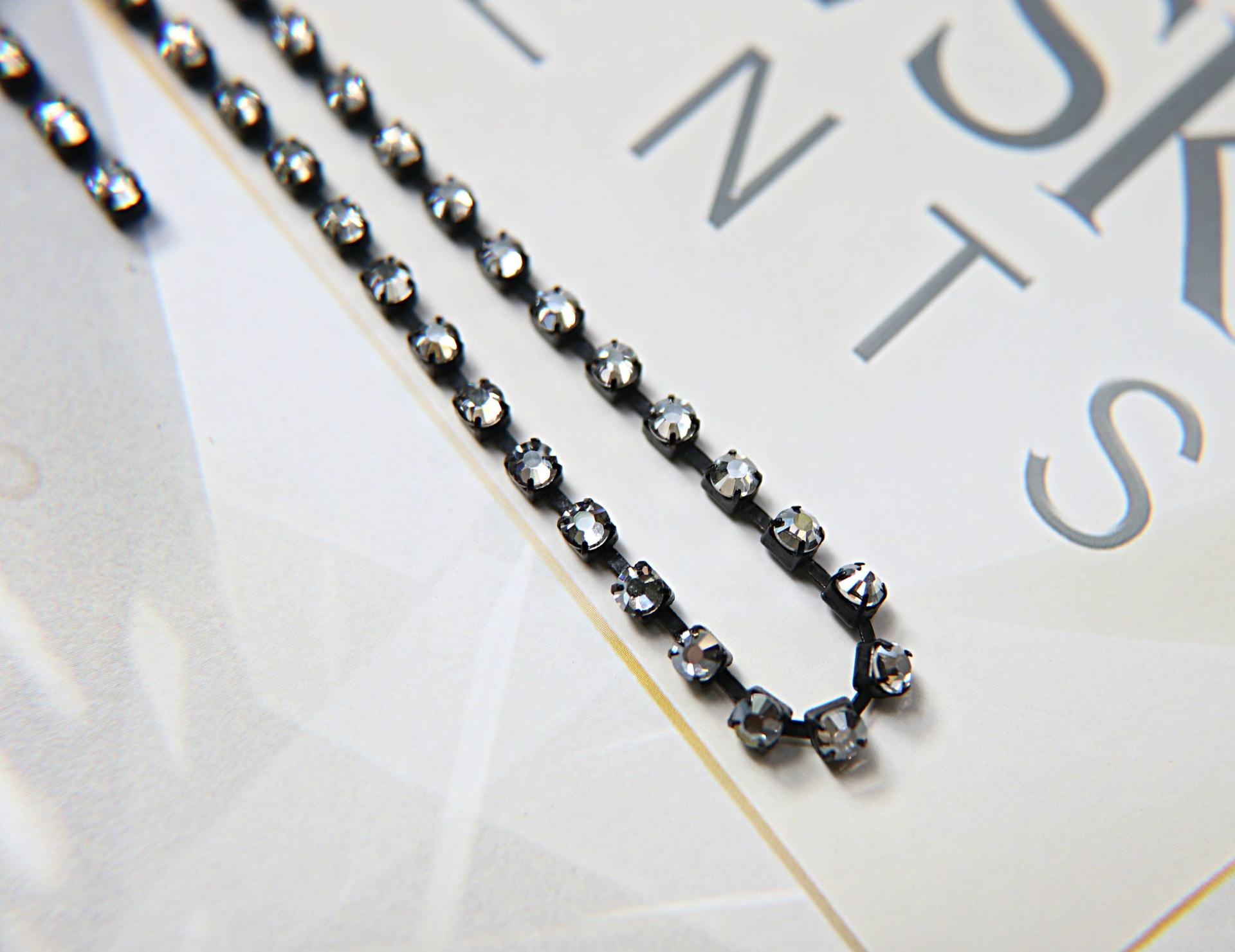 16ss Swarovski 2088 Chain in Flat Back Crystal Silver Shade (4mm) 0.5/1/2/5 Meters Vintage Black Settings