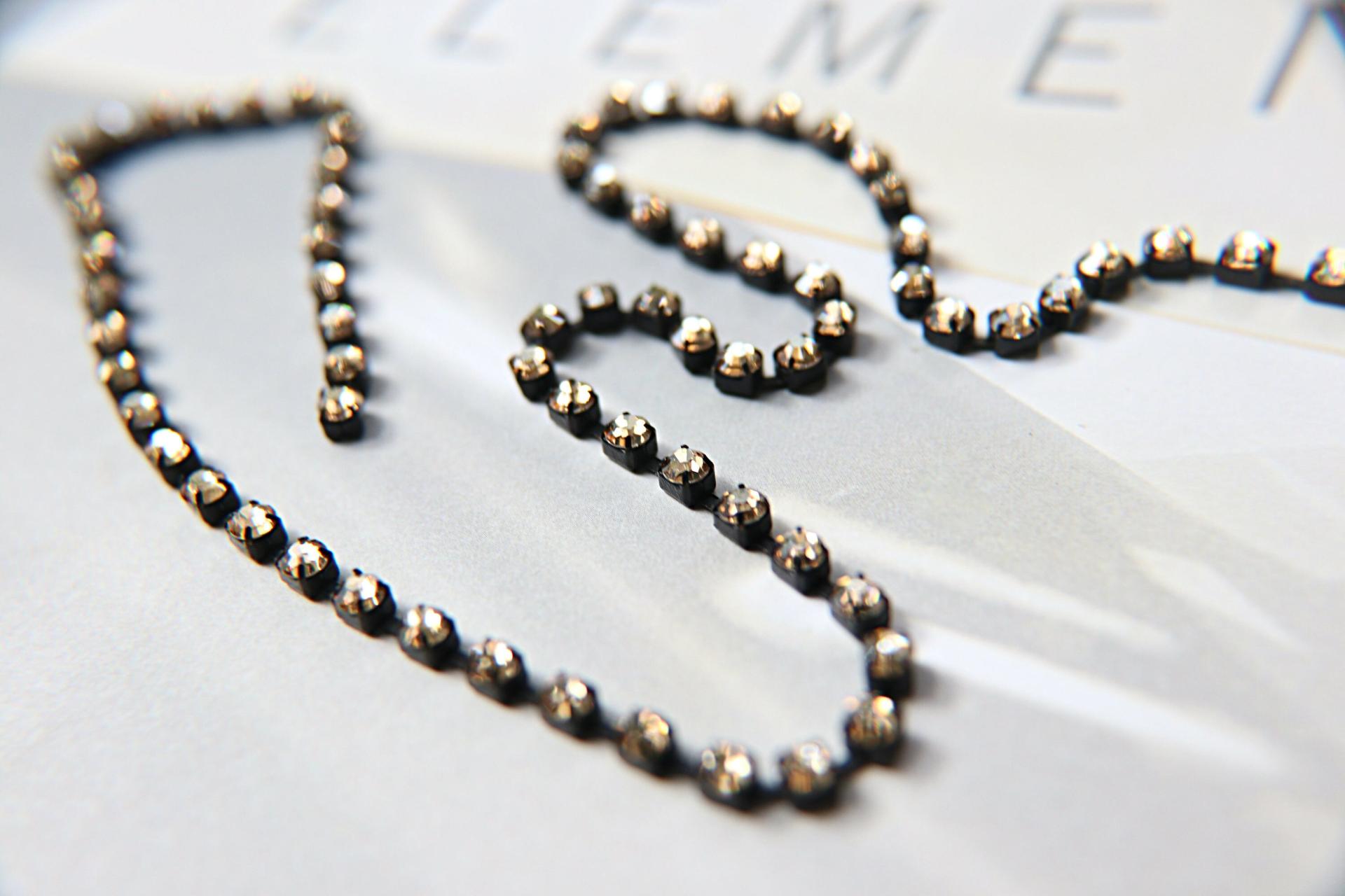 16ss Swarovski 2088 Chain in Flat Back Crystal Golden Shadow (4mm) 0.5/1/2/5 Meters Vintage Black Settings Bridal Supplies|Jewelry Making