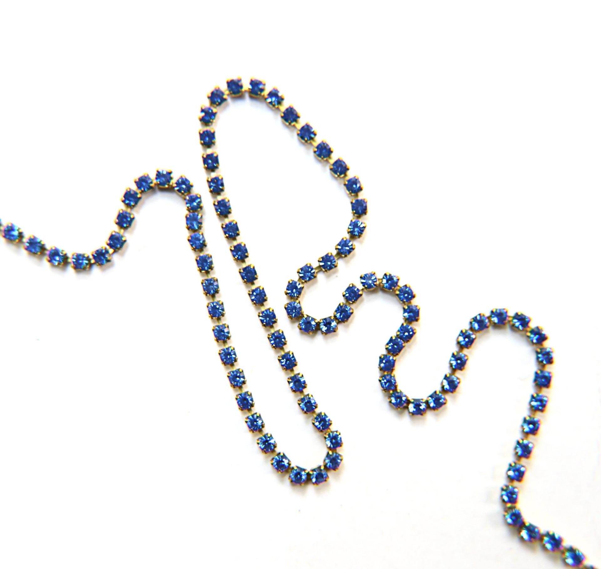 18pp Swarovski Vintage Chain in Sapphire (2.5mm) 0.5/1/2/5 Meters Brass Settings vintage findings, strass chains, craft supplies, rare