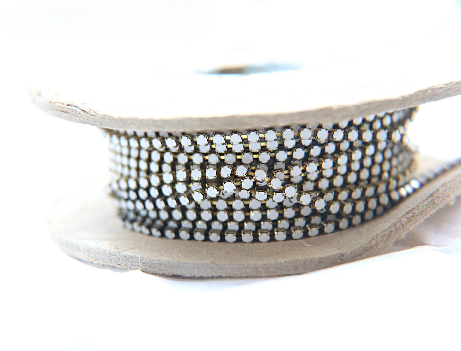 18pp Swarovski Vintage Chain in White Alabaster (2.5mm) 0.5/1/2/5 Meters Brass Settings Wedding Bridal Supplies|Jewelry Making|Decoration