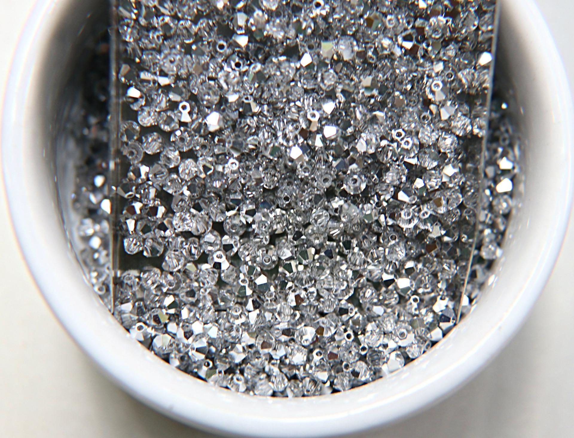 Swarovski (2.5mm) Crystal Metallic Crystal Comet Argent Light Bicones 36/72/144/432/1000 Pieces 5328