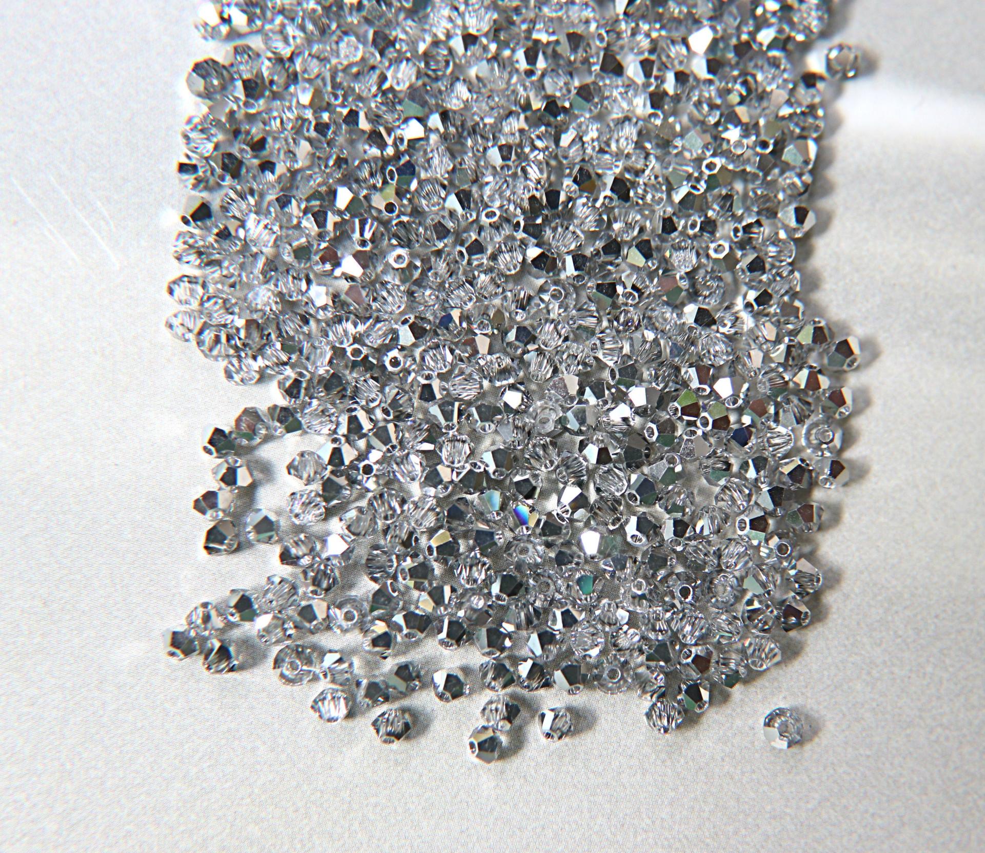 Swarovski (2.5mm) Crystal Metallic Crystal Comet Argent Light Bicones 36/72/144/432/1000 Pieces 5328