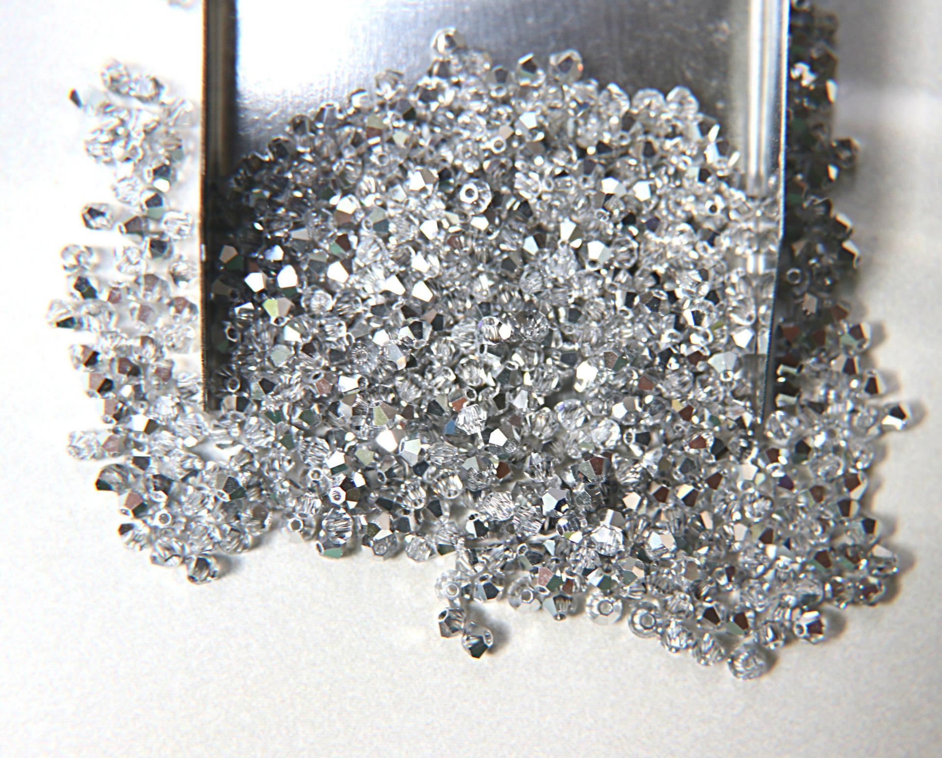 Swarovski (2.5mm) Crystal Metallic Crystal Comet Argent Light Bicones 36/72/144/432/1000 Pieces 5328