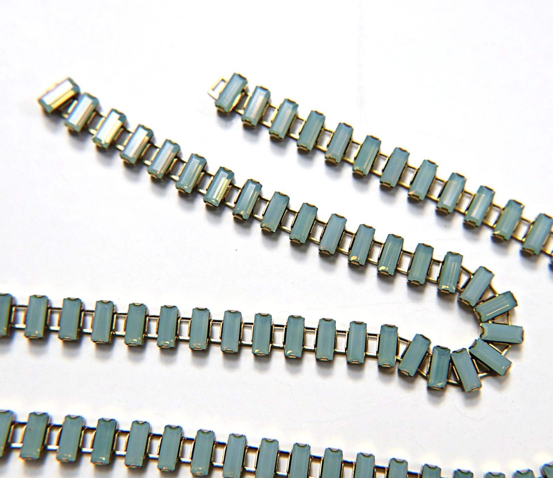 Swarovski Snake Baguette chain 7x3 mm in Pacific Opal (390) settings in Brass 0.5/1/2 Meters