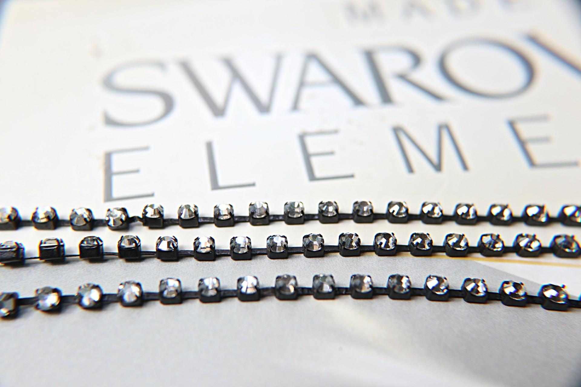 16ss Swarovski 2088 Chain in Flat Back Crystal Silver Shade (4mm) 0.5/1/2/5 Meters Vintage Black Settings