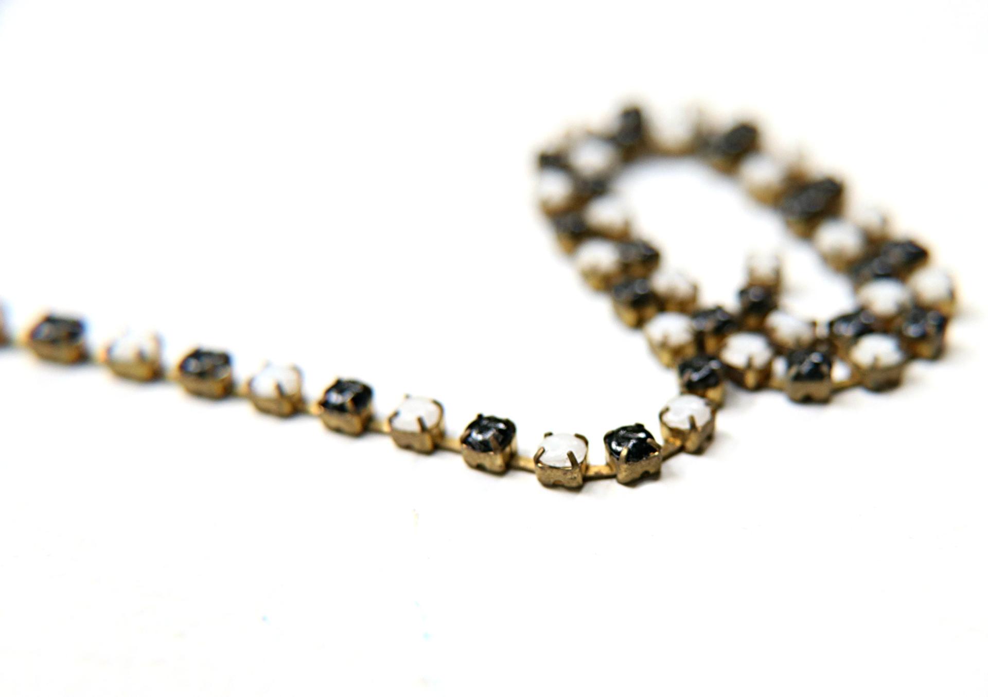 16 SS Rhinestone Chain Vintage Pressed Chatons in Chalk White & Black (4mm) 1/2/5/15 Meters