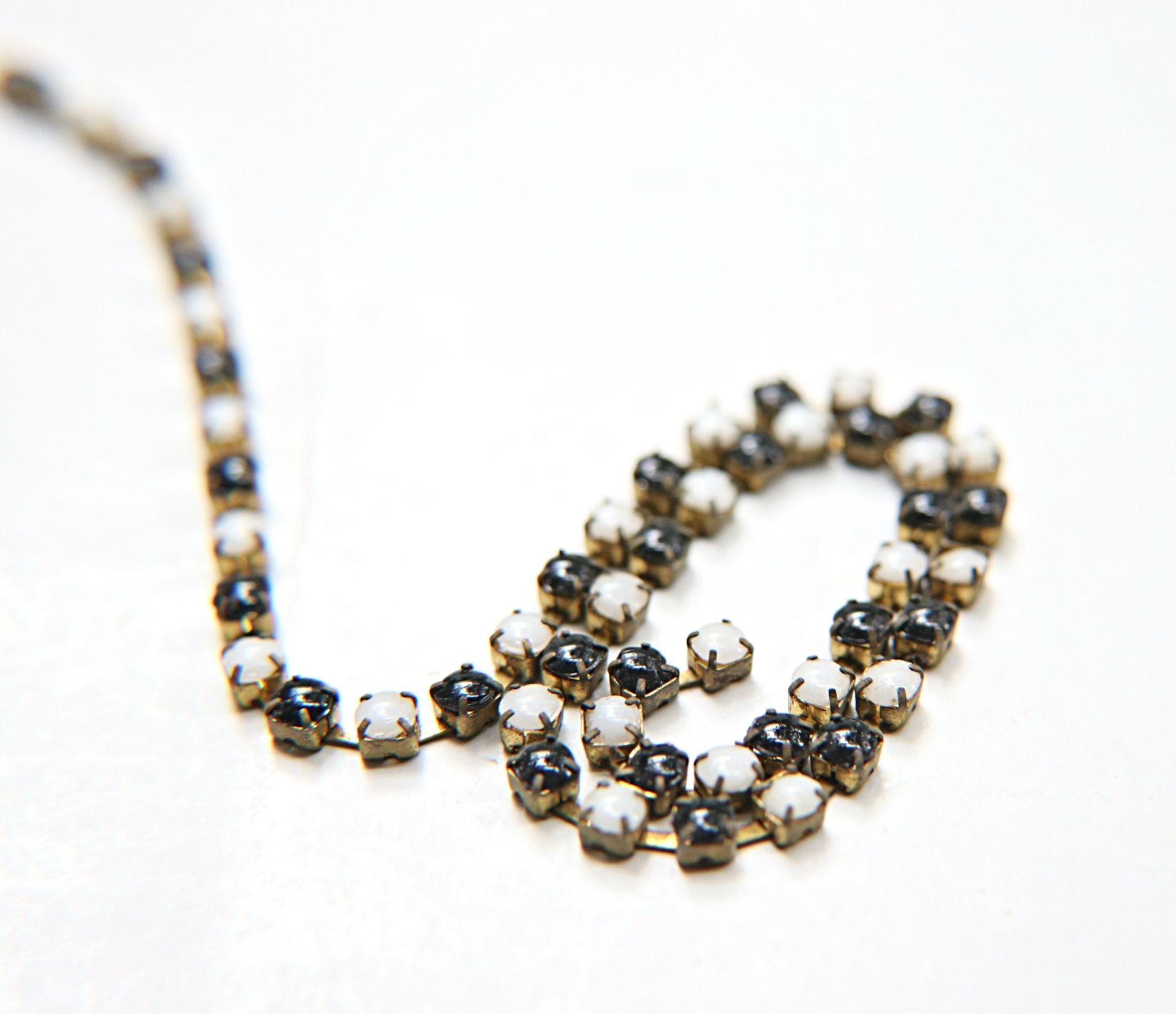 16 SS Rhinestone Chain Vintage Pressed Chatons in Chalk White & Black (4mm) 1/2/5/15 Meters
