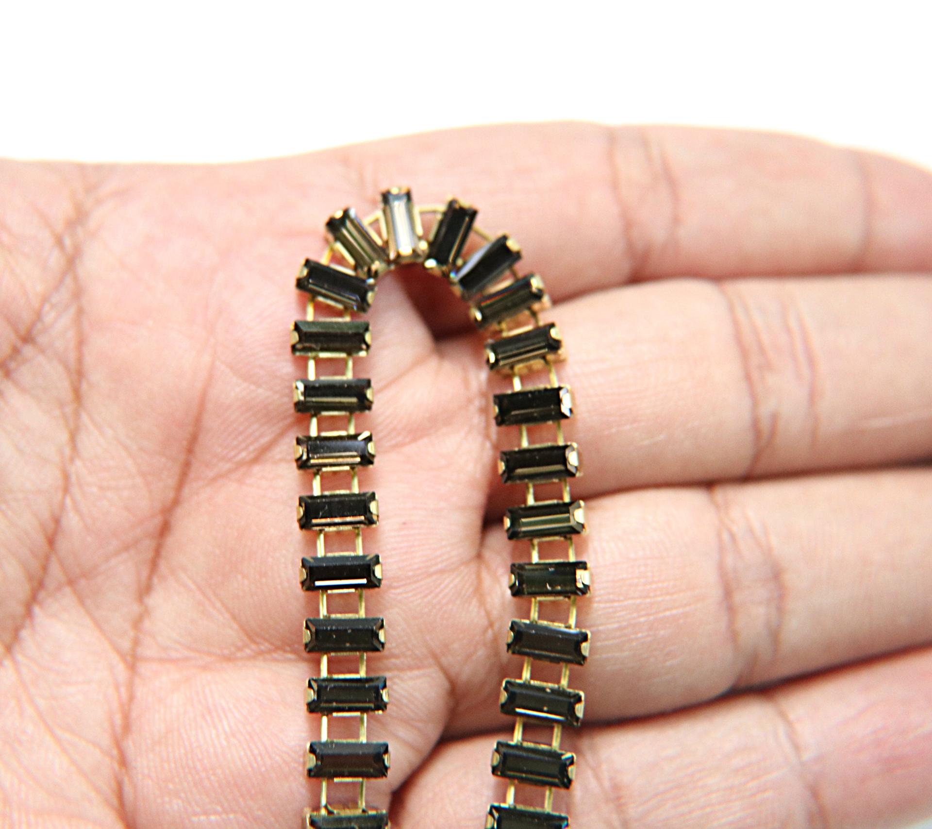 Swarovski Snake Baguette chain 7x3 mm in Smoky Quartz (225) settings in Brass 0.5/1/2 Meters