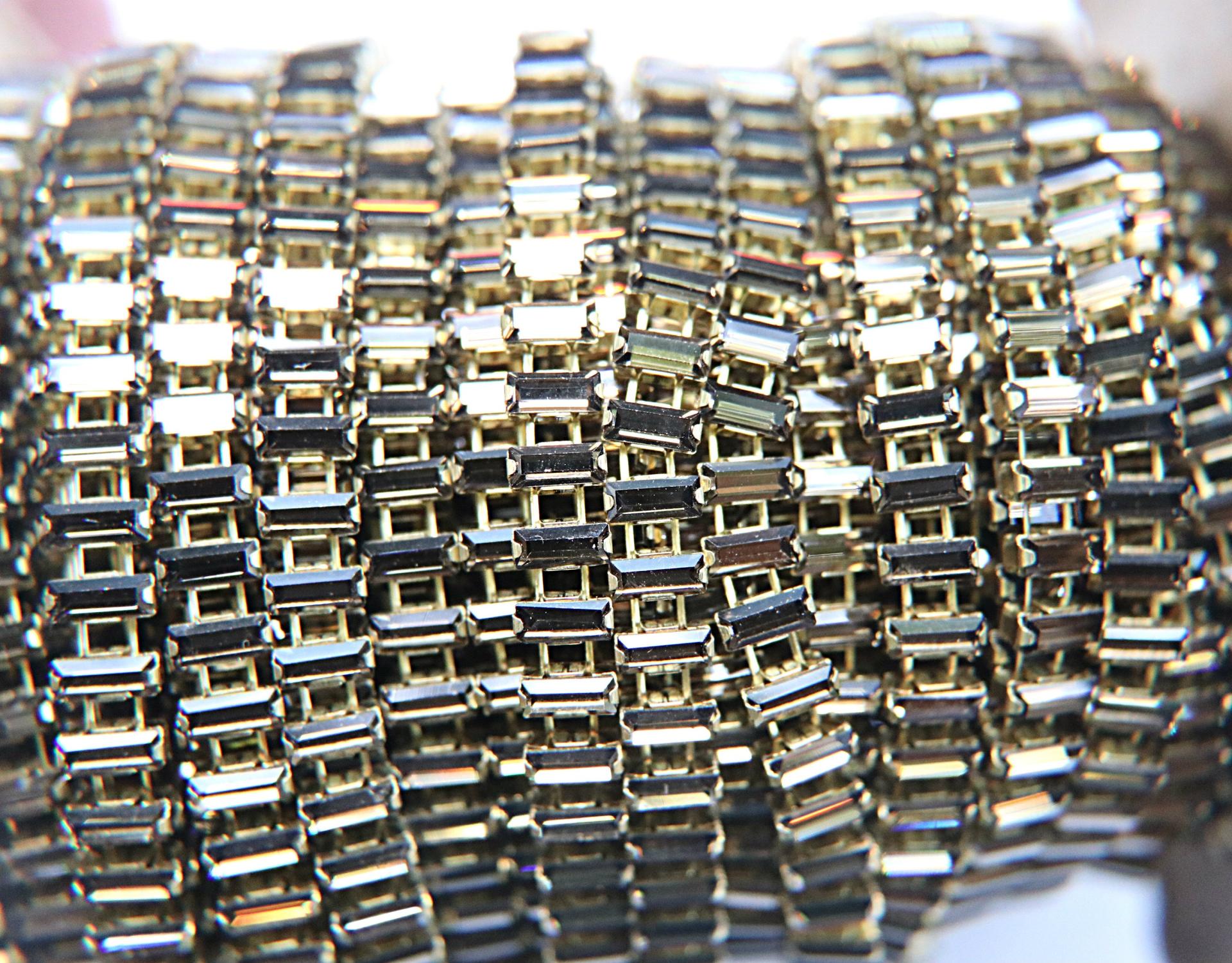 Swarovski Snake Baguette chain 7x3 mm in Smoky Quartz (225) settings in Brass 0.5/1/2 Meters