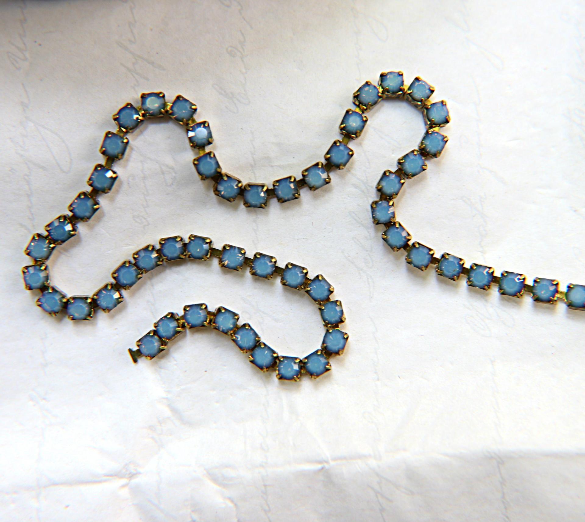 10SS Swarovski Rhinestone Cup Chain in White Opal Sky Blue 2.8mm Made in Austria 0.5/1/2/5 Meters vintage findings / jewelry making