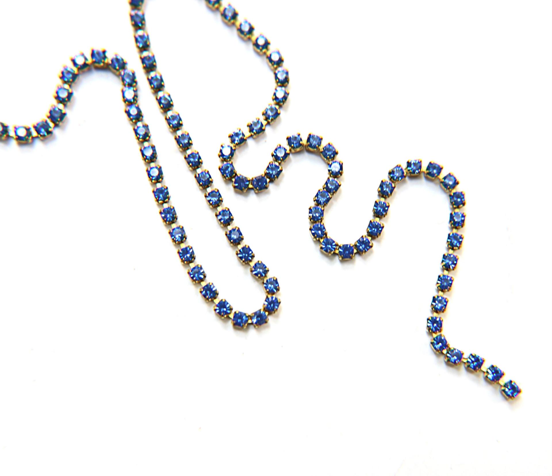 18pp Swarovski Vintage Chain in Sapphire (2.5mm) 0.5/1/2/5 Meters Brass Settings vintage findings, strass chains, craft supplies, rare