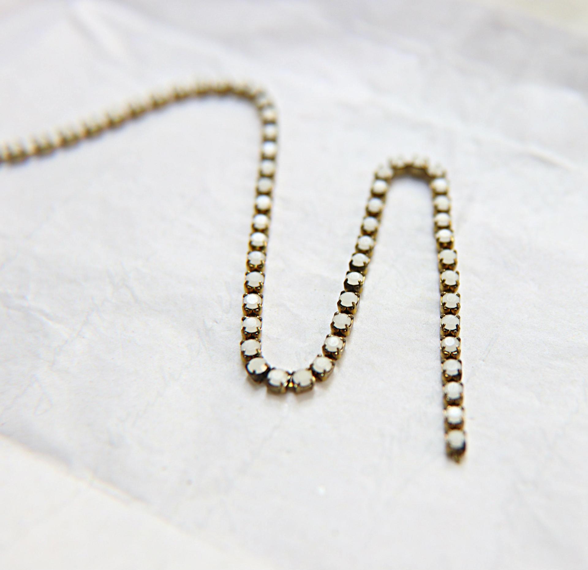 18pp Swarovski Vintage Chain in White Alabaster (2.5mm) 0.5/1/2/5 Meters Brass Settings Wedding Bridal Supplies|Jewelry Making|Decoration
