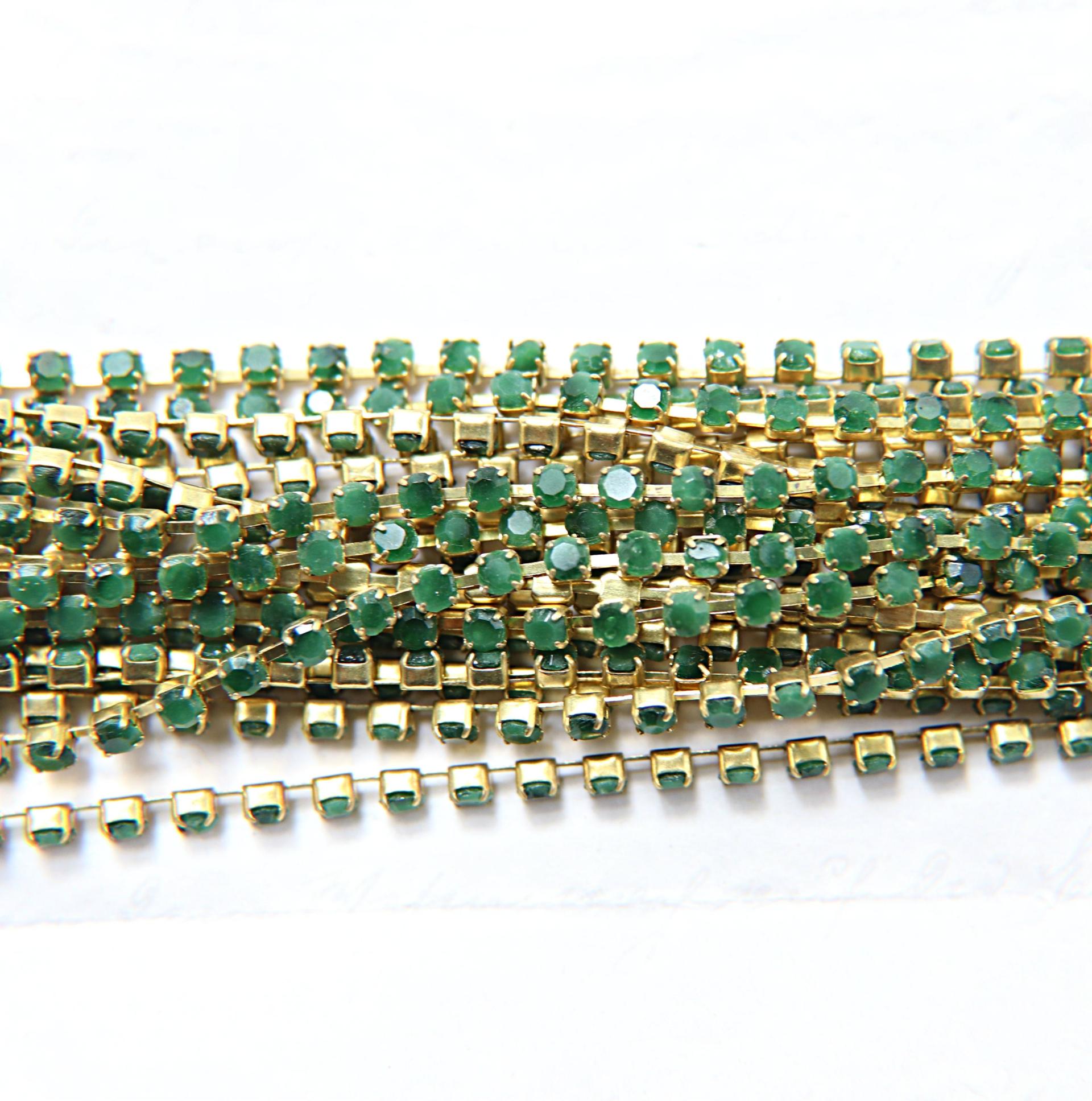 10 SS Rhinestone Chain Vintage Glass Pressed Chatons Light Emerald Opaque 2.8 mm 1/2/5/15 Meters vintage findings, strass chains, craft