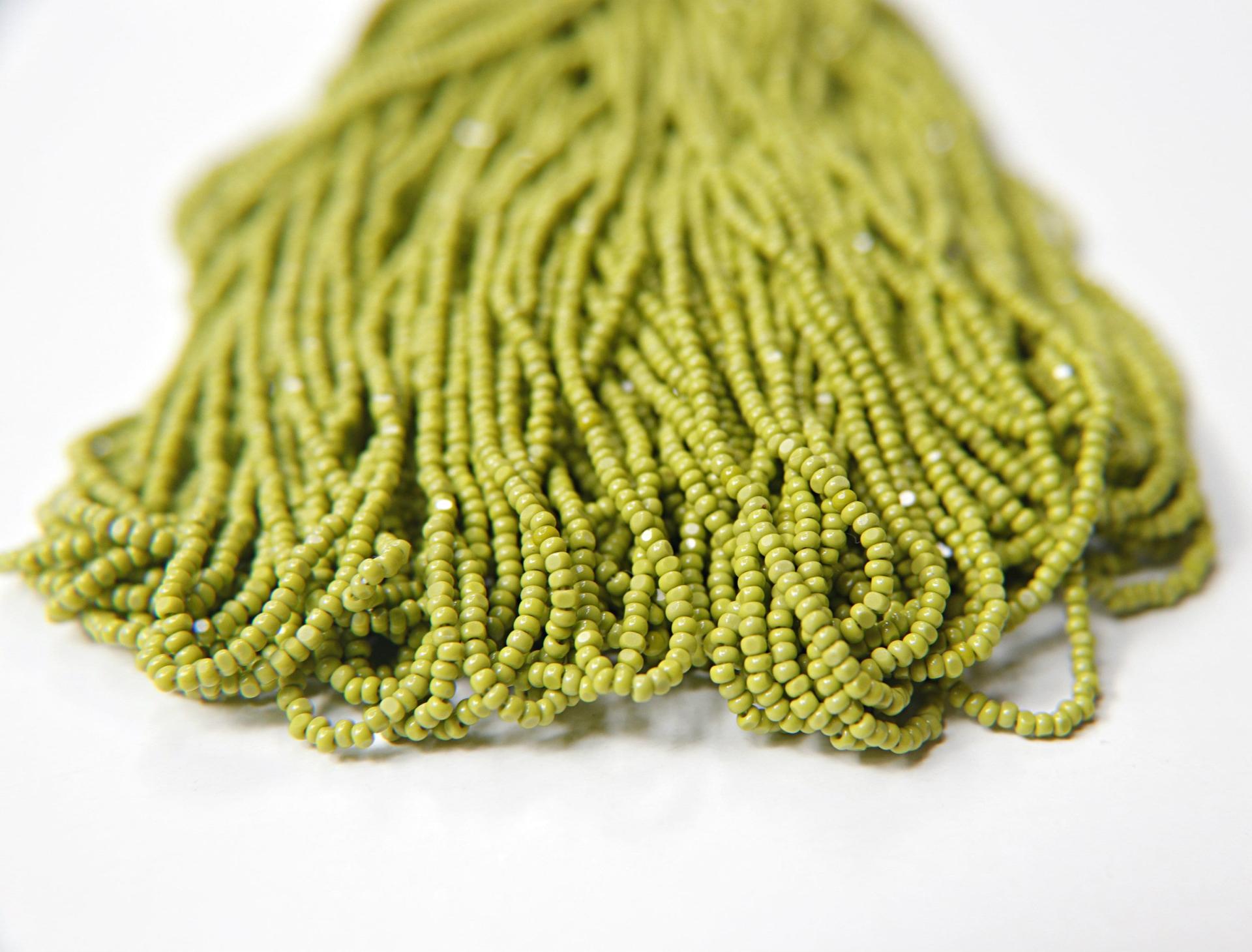 11/0 Charlotte true Cut Beads Opaque Olivine 10/20/50/250/500 Grams true cut beads