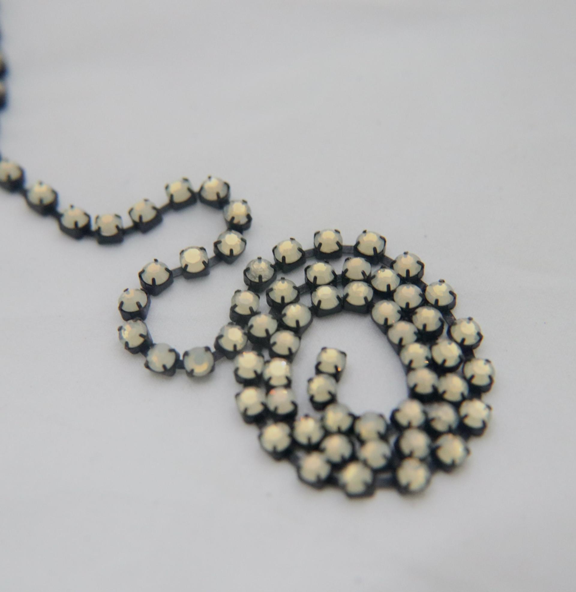 16ss Swarovski 2088 Chain in Flat Back Sand Opal (4mm) 0.5/1/2/5 Meters Vintage Black Settings Bridal Supplies|Jewelry Making, premium lace