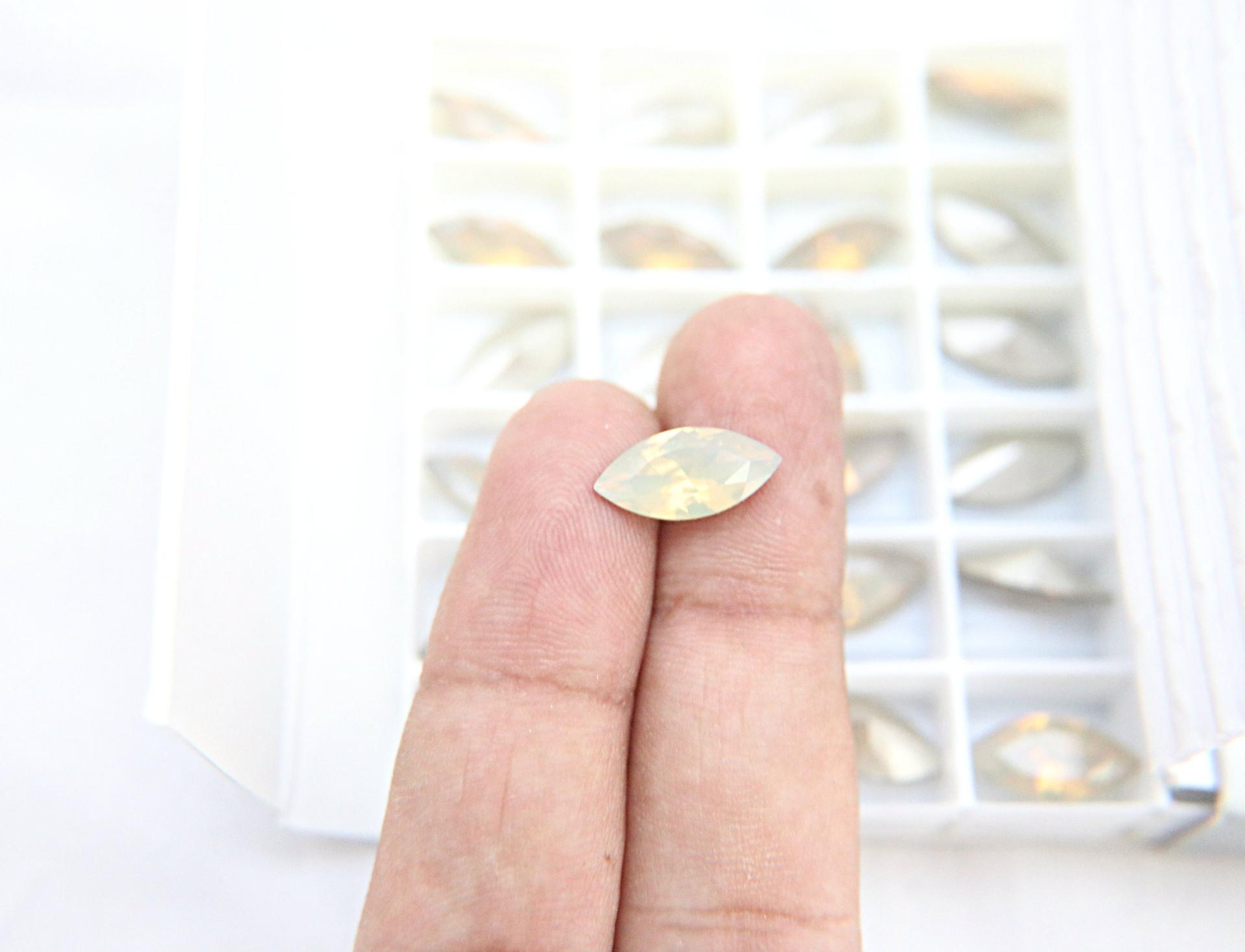 15x7 mm Swarovski fancy Navette in Sand Opal 2/6/24/72 Pieces Jewery making stones