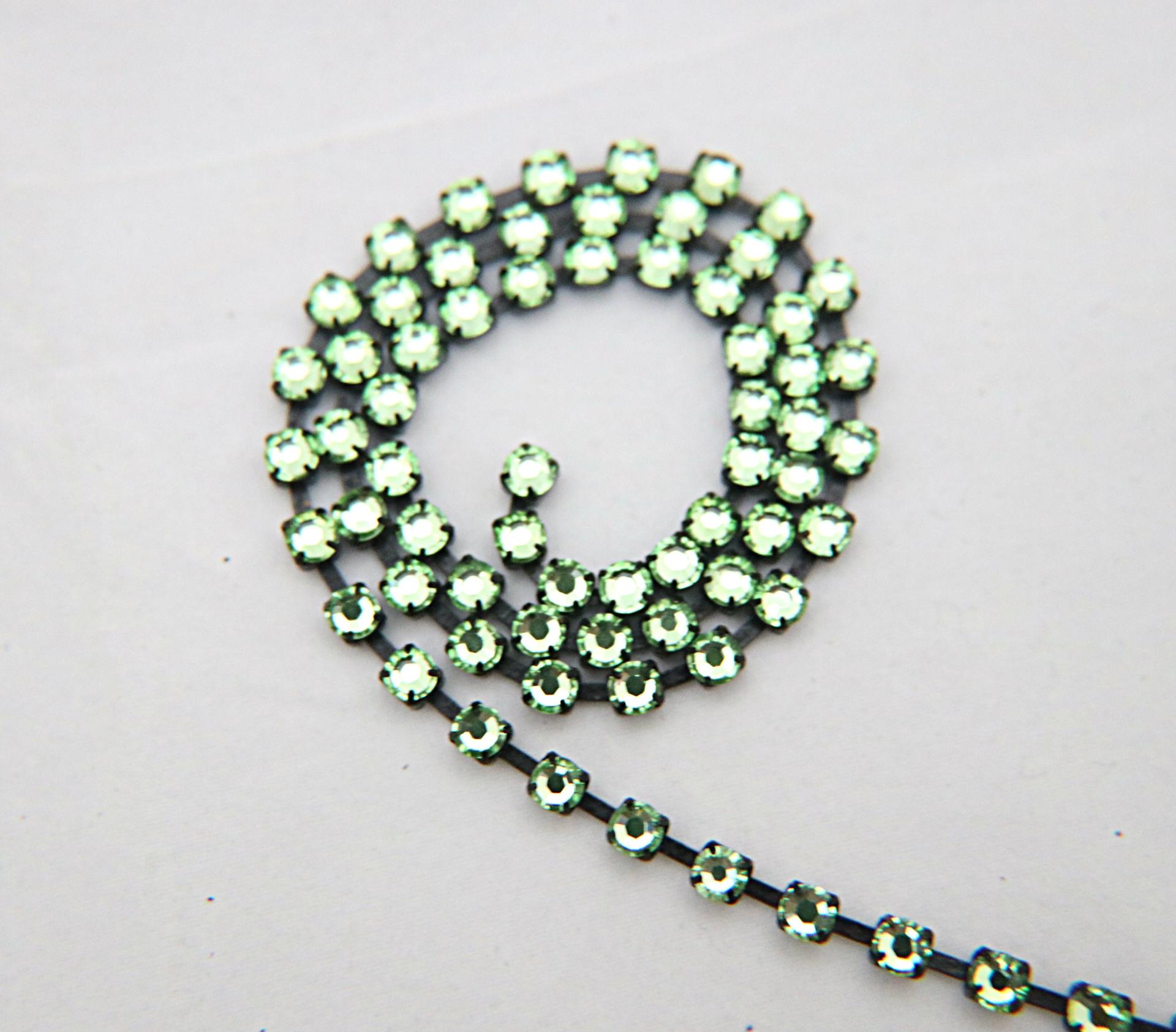 16ss Swarovski 2088 Chain in Flat Back Peridot (4mm) 0.5/1/2/5 Meters Vintage Black Settings Bridal Supplies, strass chains, craft supplies