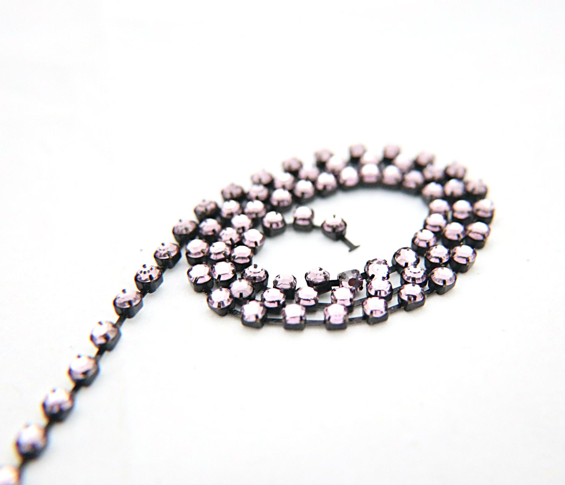 16ss Swarovski 2088 Chain in Flat Back Light Amethyst (4mm) 0.5/1/2/5 Meters Vintage Black Settings Bridal Supplies, strass chains