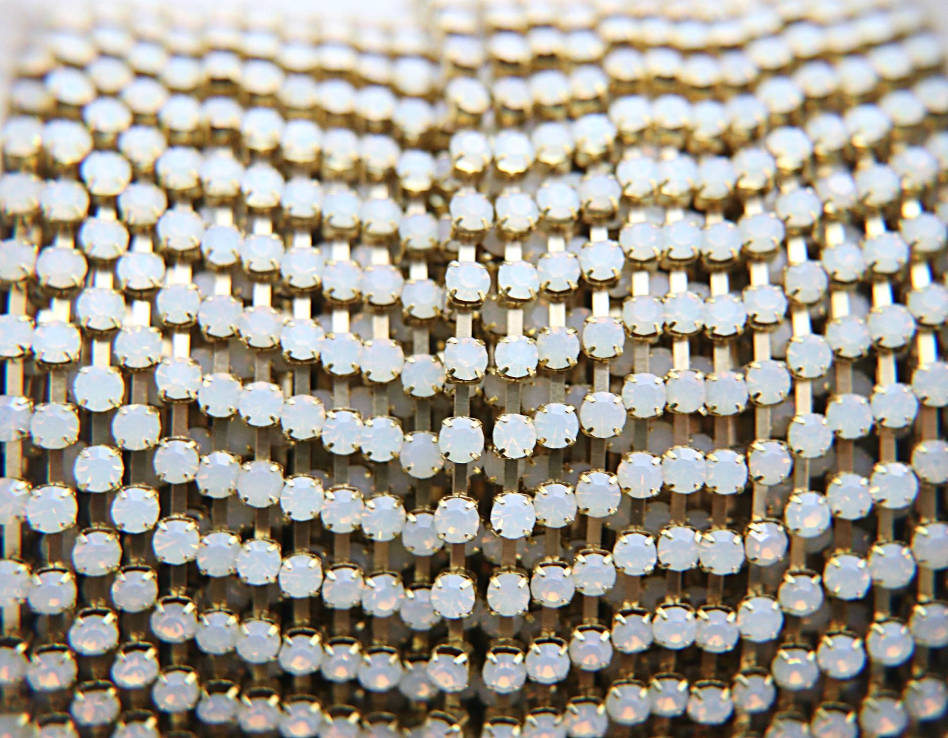 16 SS Rhinestone Chain Preciosa White Opal 4mm 1/2/5/15 Meters Wedding Bridal Supplies, strass chains, embroidery materials