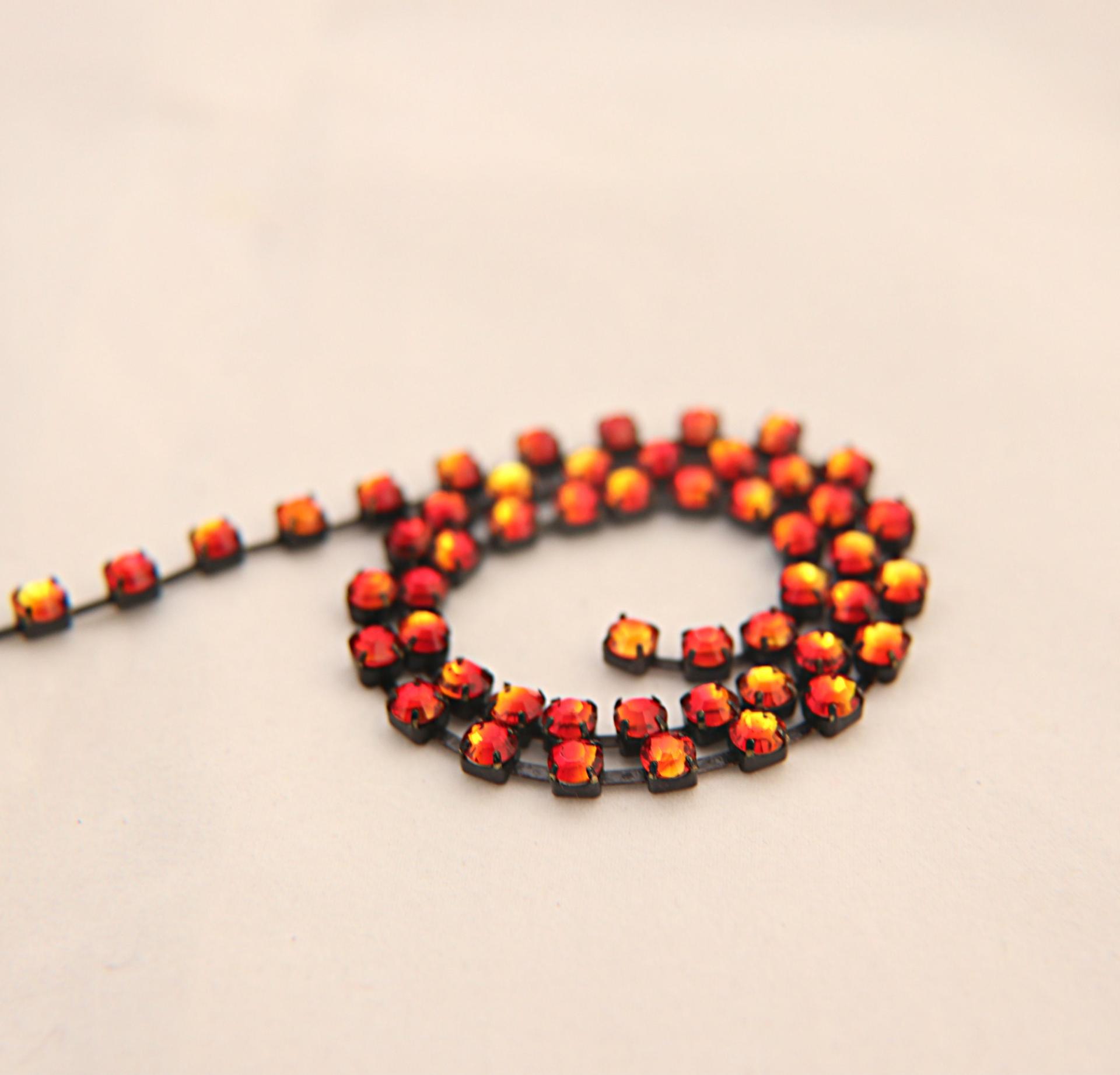 16ss Swarovski 2088 Chain in Flat Back Fireopal (4mm) 0.5/1/2/5 Meters Vintage Black Settings Wedding Cake Decoration Brooch Bouquet Supply