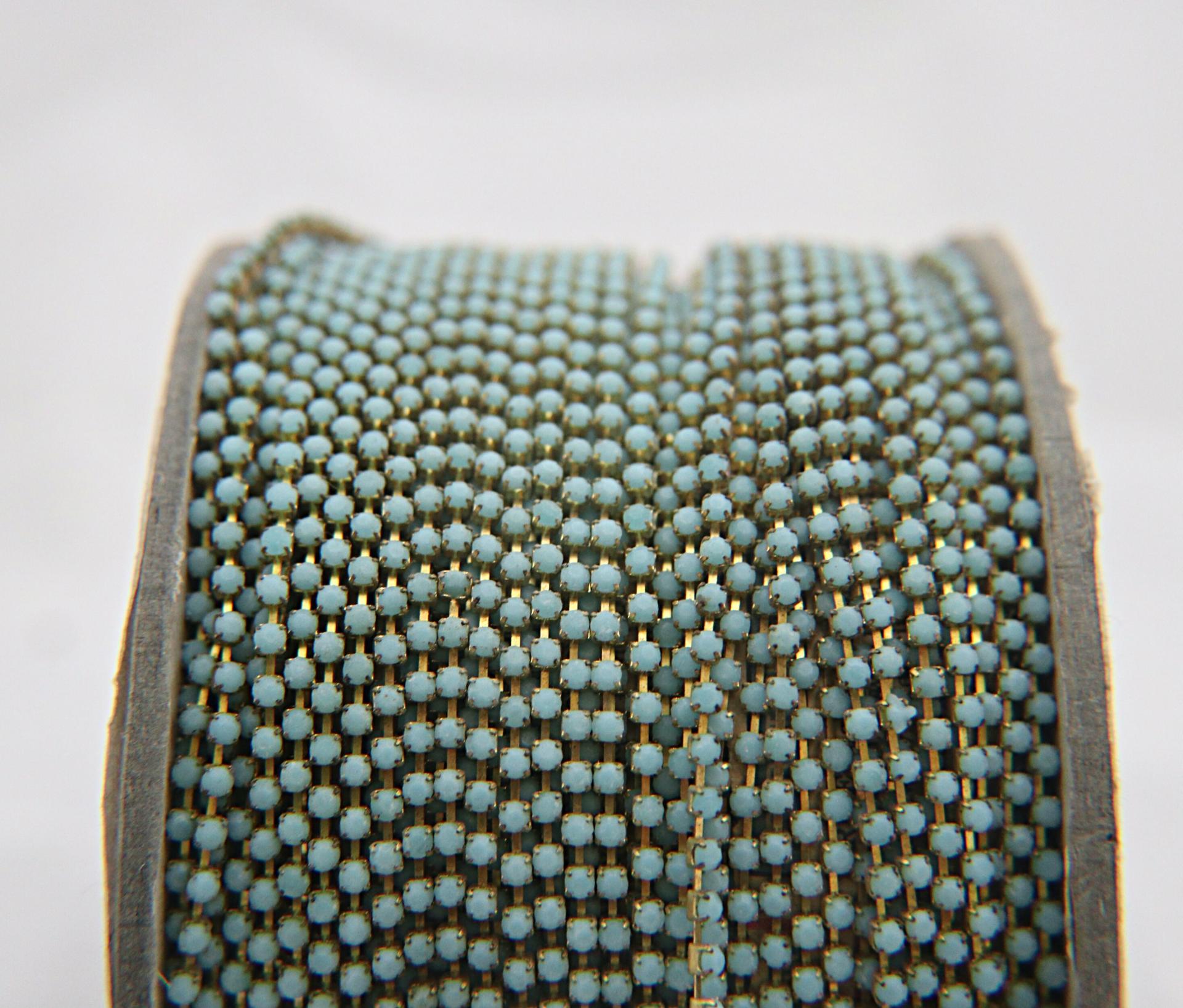 8SS Rhinestone Chain Vintage Glass Pressed Chatons Opaque Turquoise 2.5 mm 1/2/5/15 Meters boho chic blue, decoration Wedding Bridal