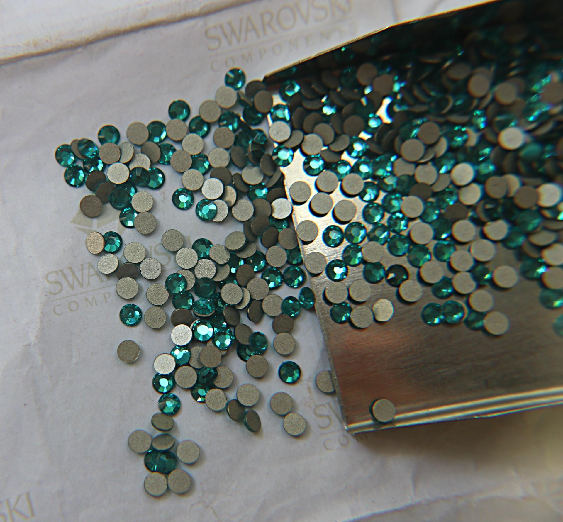 10/12SS Swarovski Flatbacks in Blue Zircon Chaton Roses 2088 (2.9mm) Made in Austria 144/720/1440 Pieces Nail art decoration