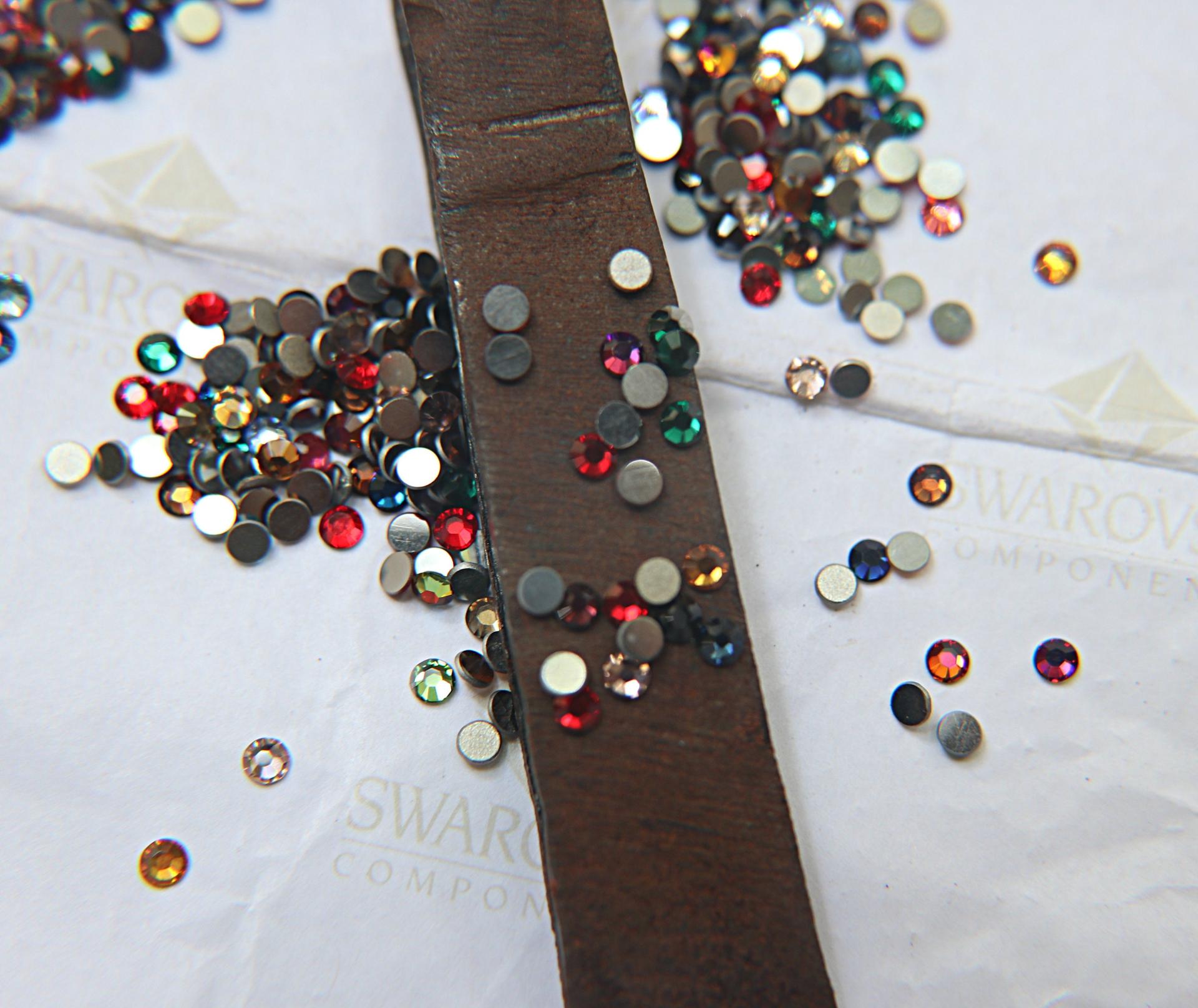 10SS Swarovski Flatbacks in Mix Colors Chaton Roses 2088 (2.9mm) Made in Austria 72/144/432/1440 Pieces Nail art decoration, craft supplies