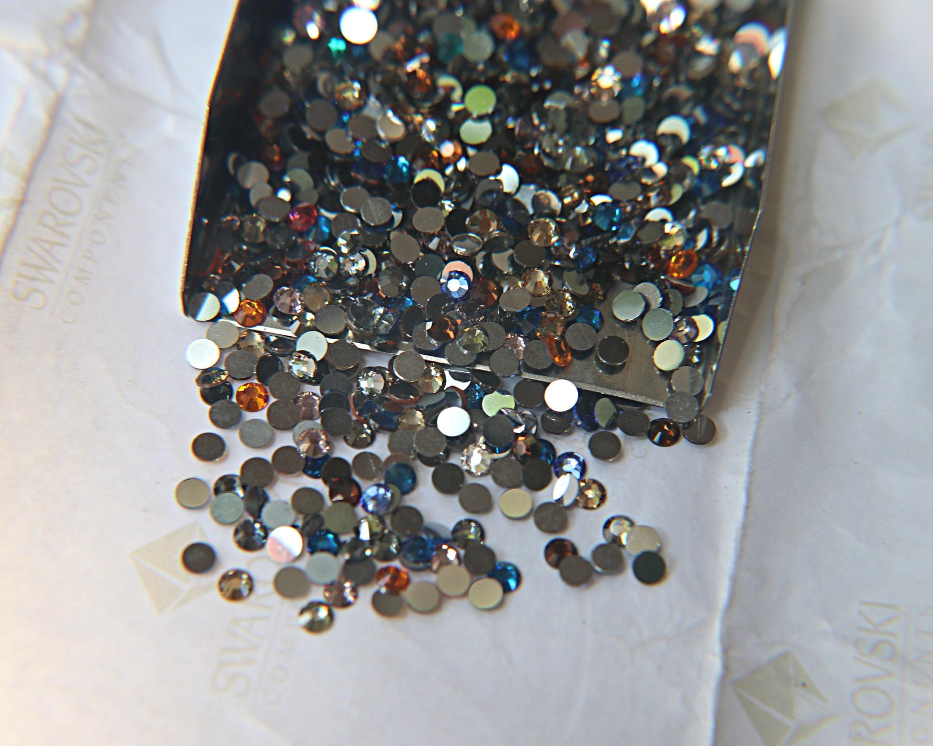 12SS Swarovski Flatbacks in Mix Colors Chaton Roses 2088 (3.2mm) Made in Austria 72/144/720/1440 Pieces Nail art decoration