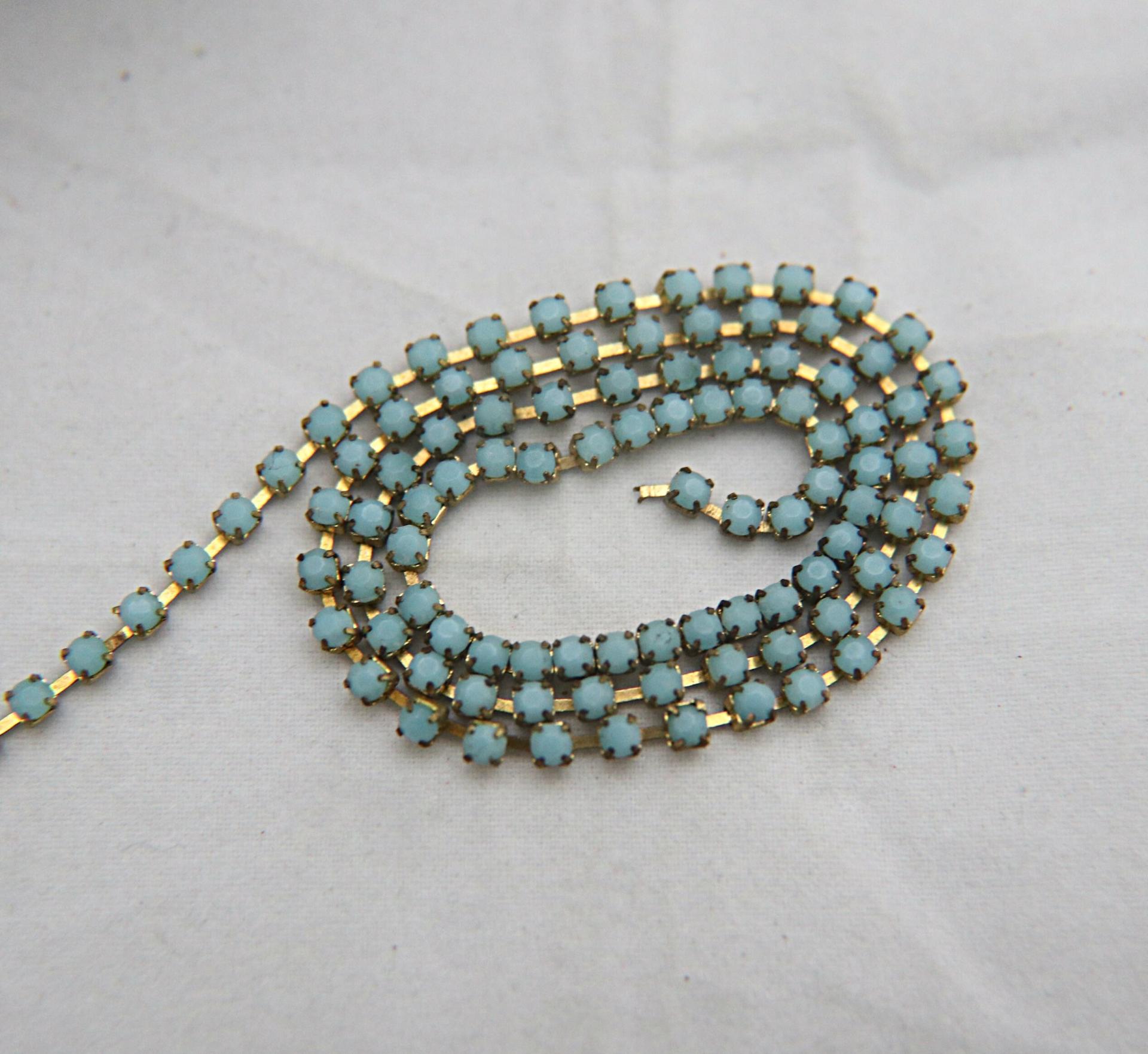 8SS Rhinestone Chain Vintage Glass Pressed Chatons Opaque Turquoise 2.5 mm 1/2/5/15 Meters boho chic blue, decoration Wedding Bridal