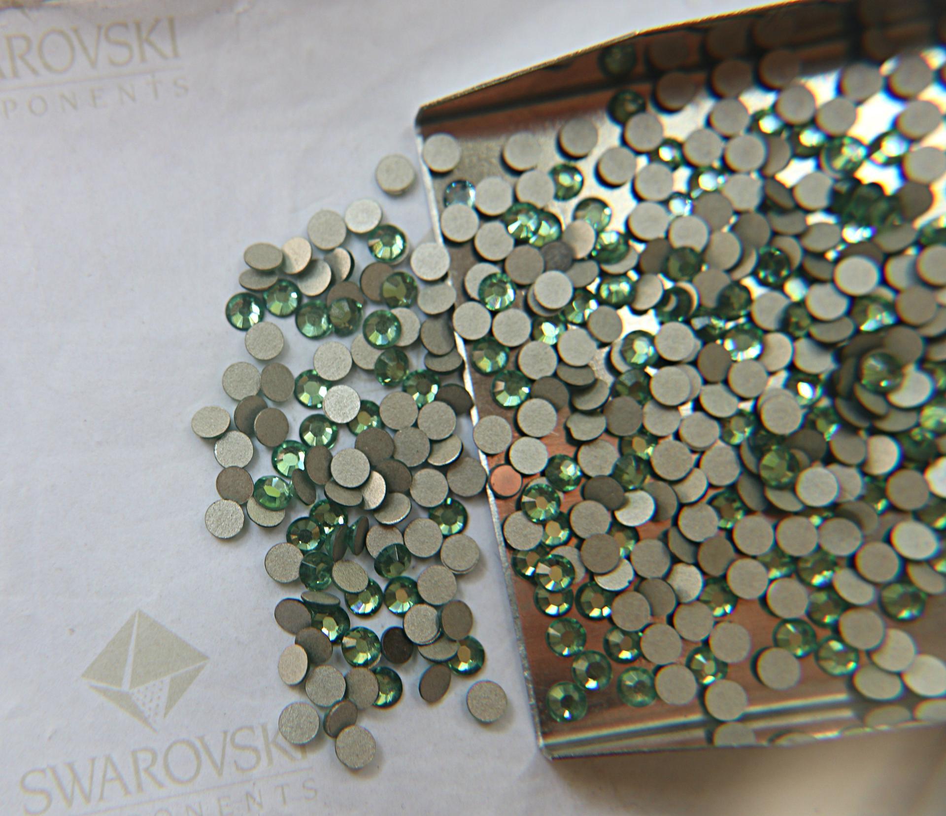 12SS Swarovski Flatbacks in Erinite Chaton Rose 2088 (3.2mm) Made in Austria 72/144/720/1440 Pieces Nail art decoration
