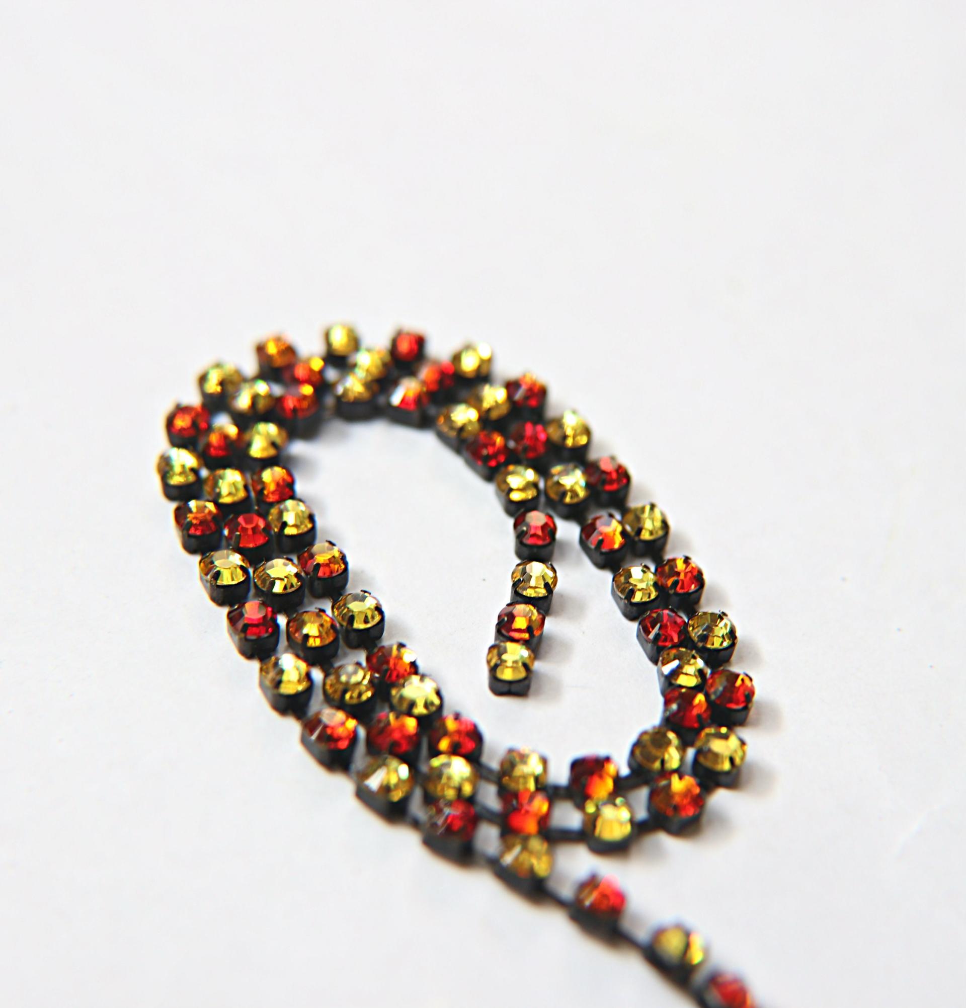 16ss Swarovski 2088 Chain in Flat Back Fire Mix (4mm) 0.5/1/2/5 Meters Vintage Black Settings Bridal Supplies, strass chains, embroidery