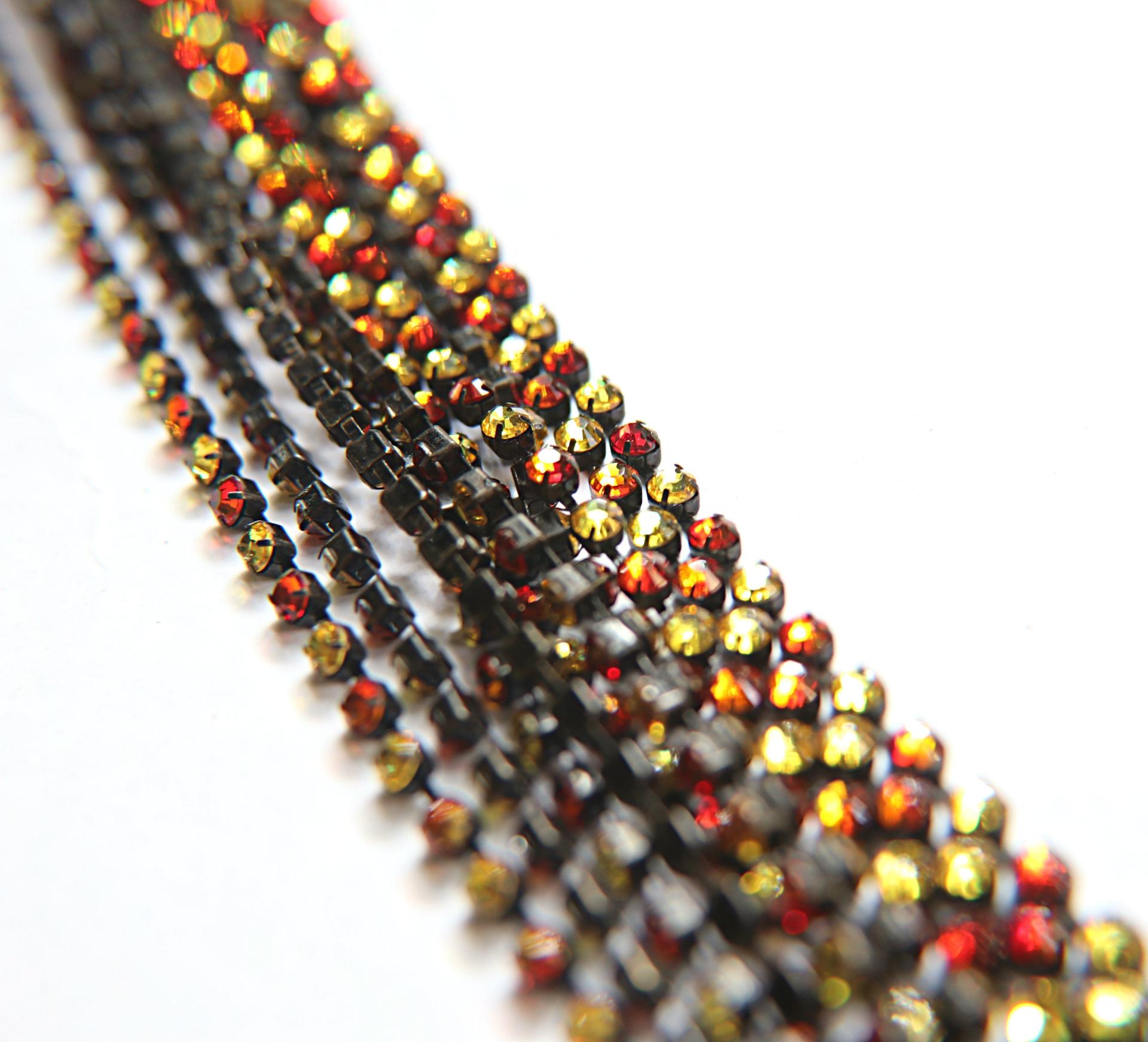 16ss Swarovski 2088 Chain in Flat Back Fire Mix (4mm) 0.5/1/2/5 Meters Vintage Black Settings Bridal Supplies, strass chains, embroidery