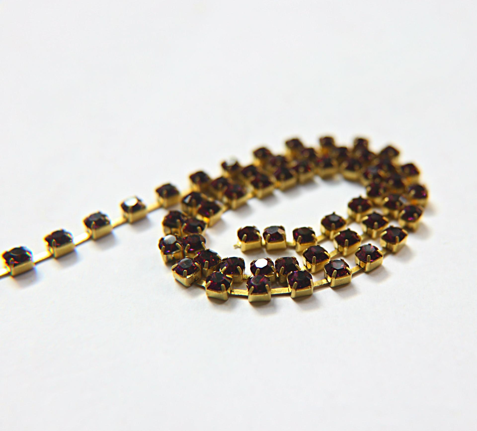 18ss Swarovski Rhinestone Chain in Amethyst (4.2mm) 0.5/1/2/5 Meters Bridal Supplies, Jewelry Making, vintage findings, embroidery materials