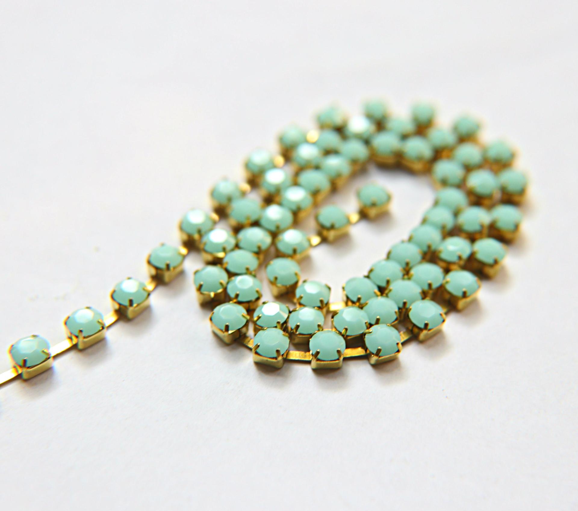 18ss Swarovski Rhinestone Chain in Mint Alabaster (4.2mm) 0.5/1/2/5 Meters Bridal Supplies, Jewelry, vintage findings, embroidery materials