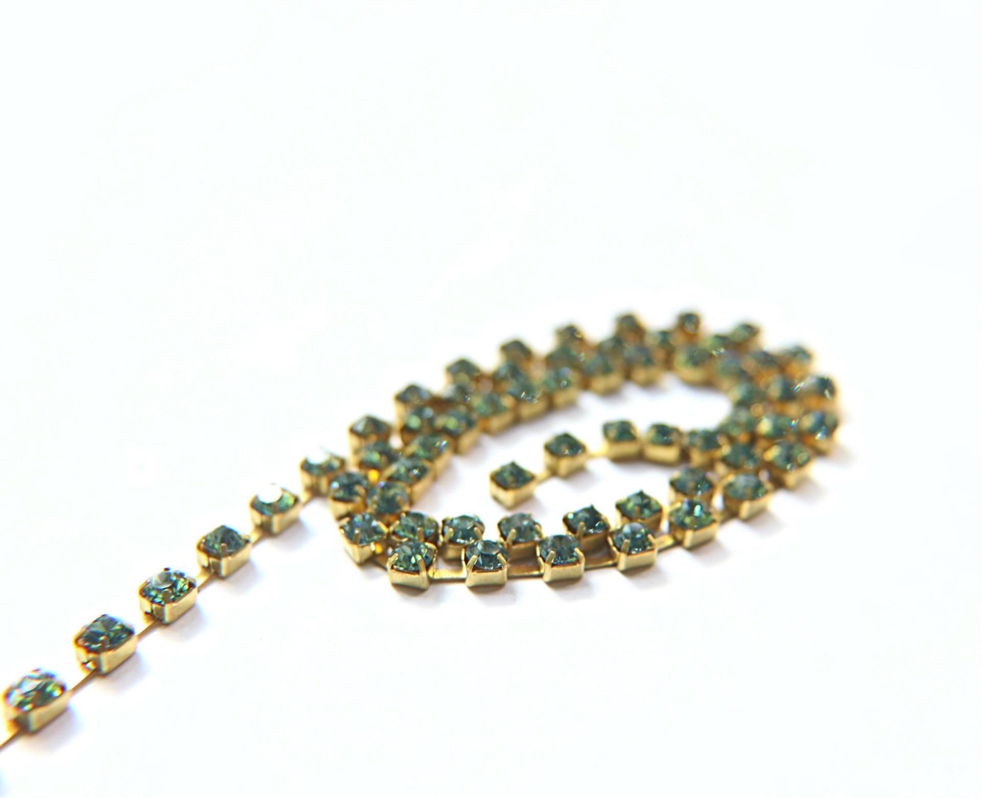 18ss Swarovski Rhinestone Chain in Indian Sapphire (217) 0.5/1/2/5 Meters Bridal Supplies, Jewelry, vintage findings, embroidery materials