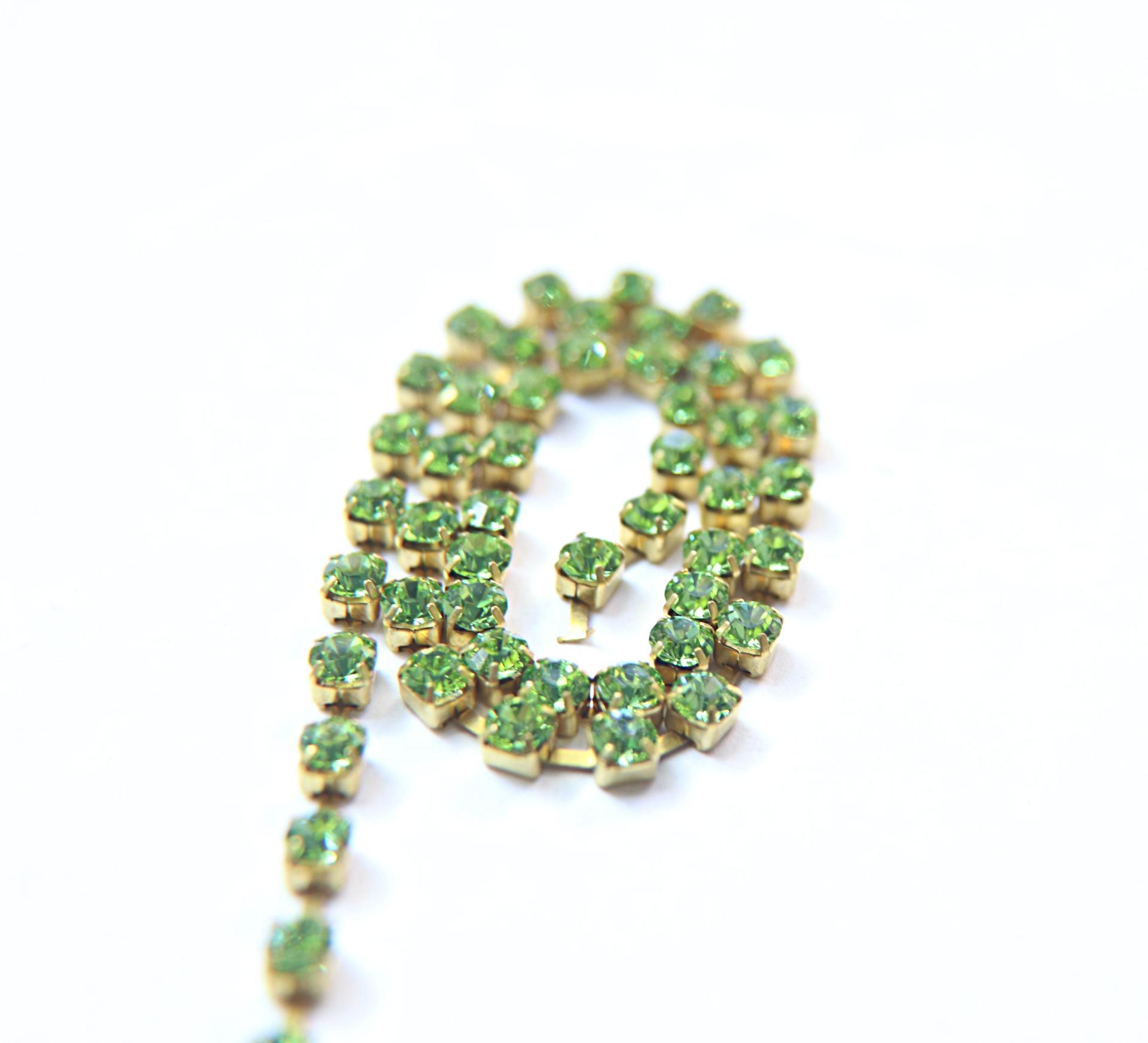 18ss Swarovski Rhinestone Chain in Peridot (4.2mm) 0.5/1/2/5 Meters Bridal Supplies vintage findings, strass chains, jewelry making