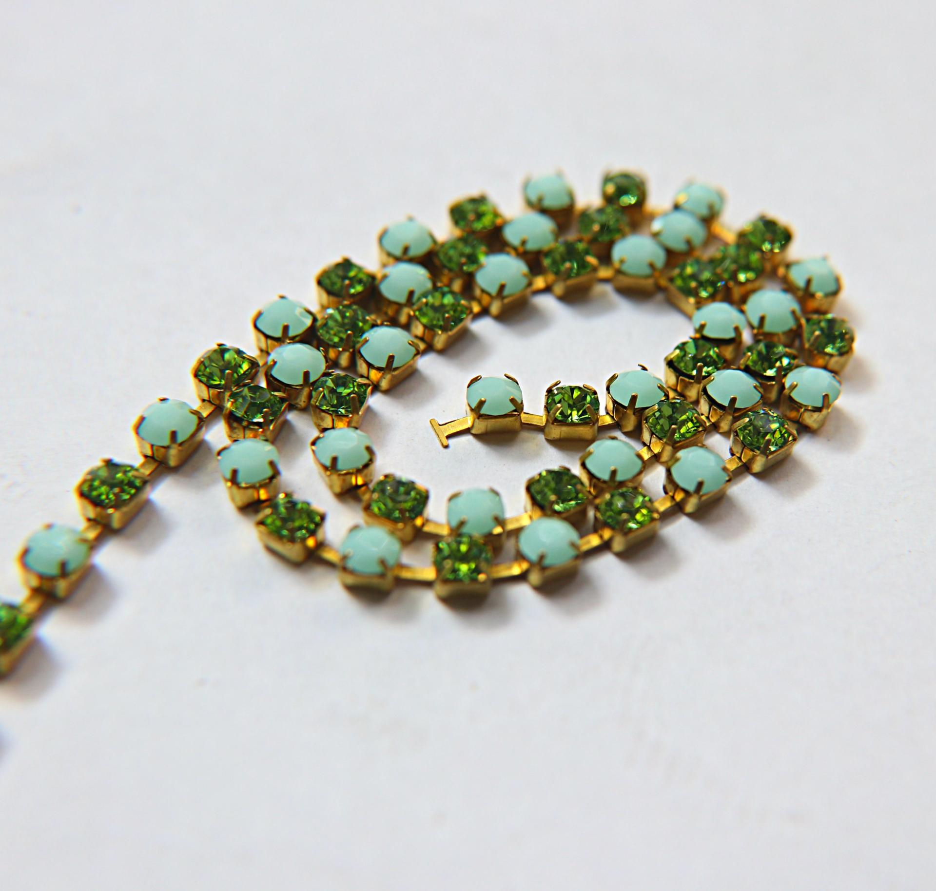 16 SS Rhinestone Chain Swarovski in Mint Alabaster & Peridot 4mm 0.5/1/2/5/15 Meters embroidery materials, craft vintage findings