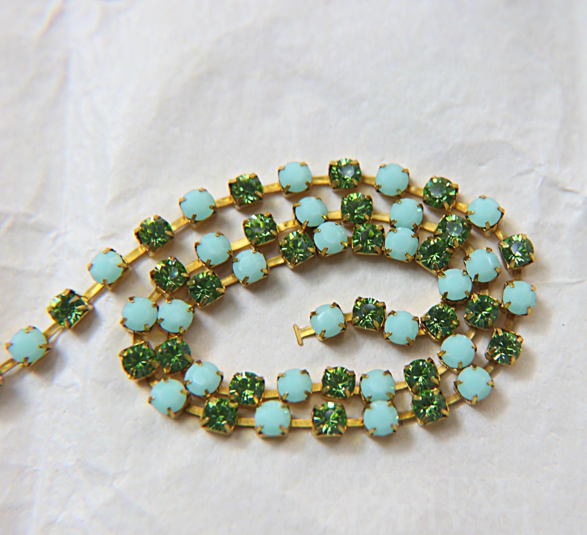 16 SS Rhinestone Chain Swarovski in Mint Alabaster & Peridot 4mm 0.5/1/2/5/15 Meters embroidery materials, craft vintage findings