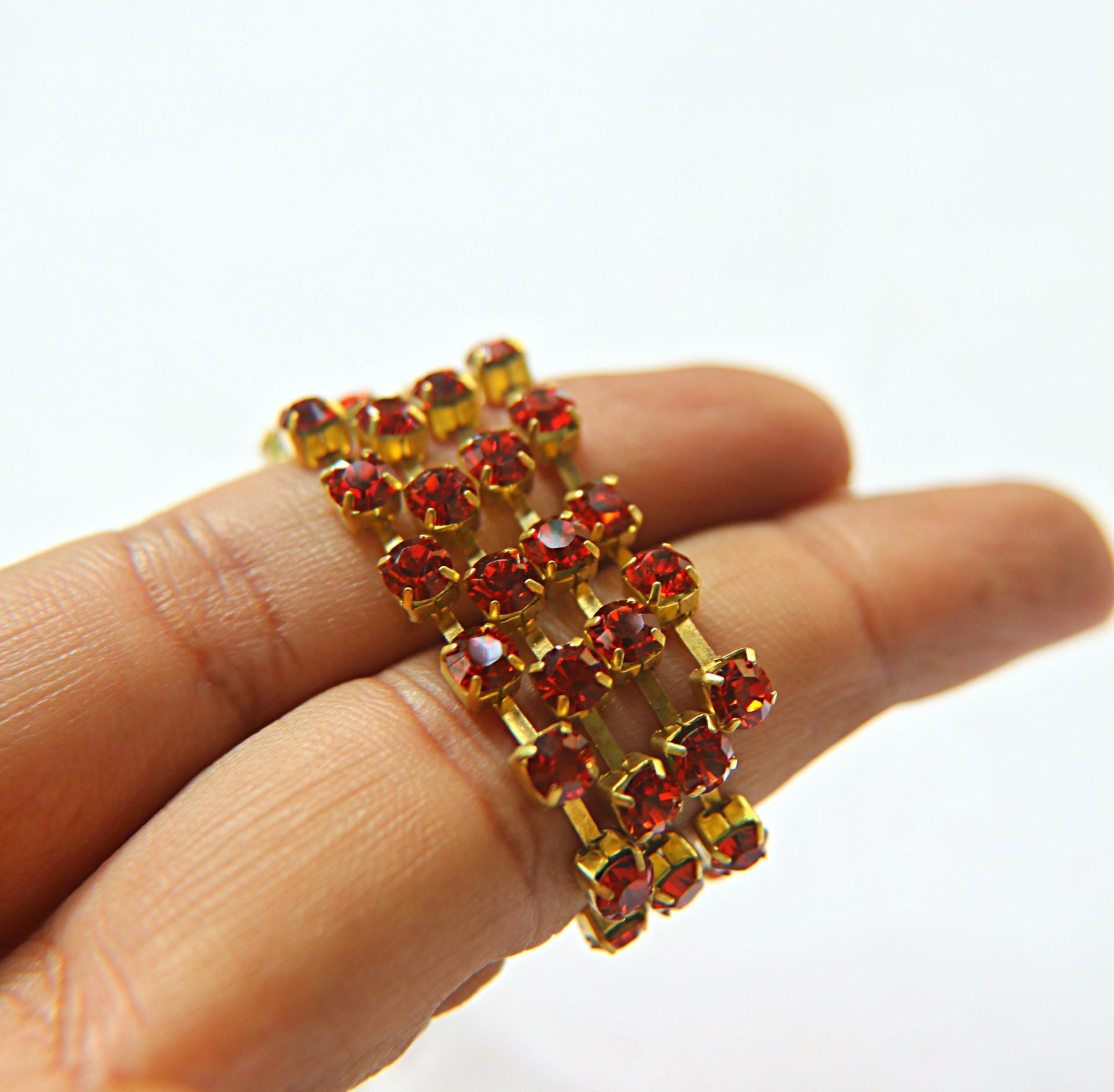18ss Swarovski Rhinestone Chain in Crystal Red Magma 0.5/1/2/5 Meters Bridal Supplies, Jewelry, vintage findings, embroidery materials
