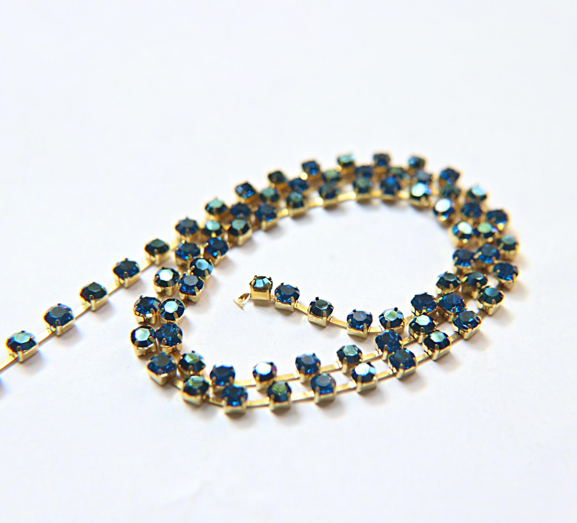 16 SS Rhinestone Chain Swarovski in Capri Blue & Metallic Blue 4mm 0.5/1/2/5/15 Meters vintage findings, strass chains, premium materials