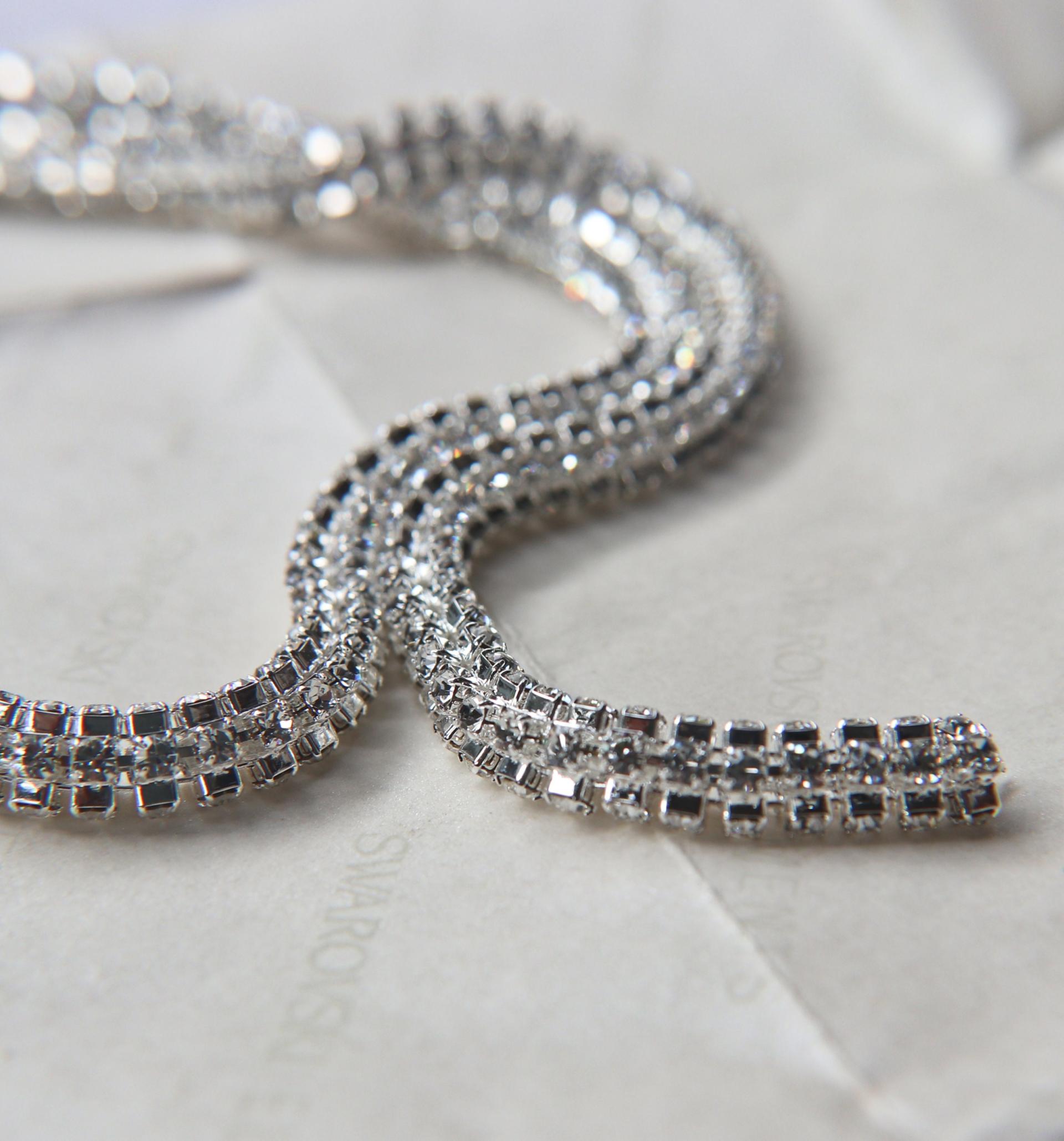 Swarovski Serpentine chain Round Rhinestone lace in Silver Plating 6mm thick for embellishments/Jewellery/couture inside (Hole 3mm) jacket